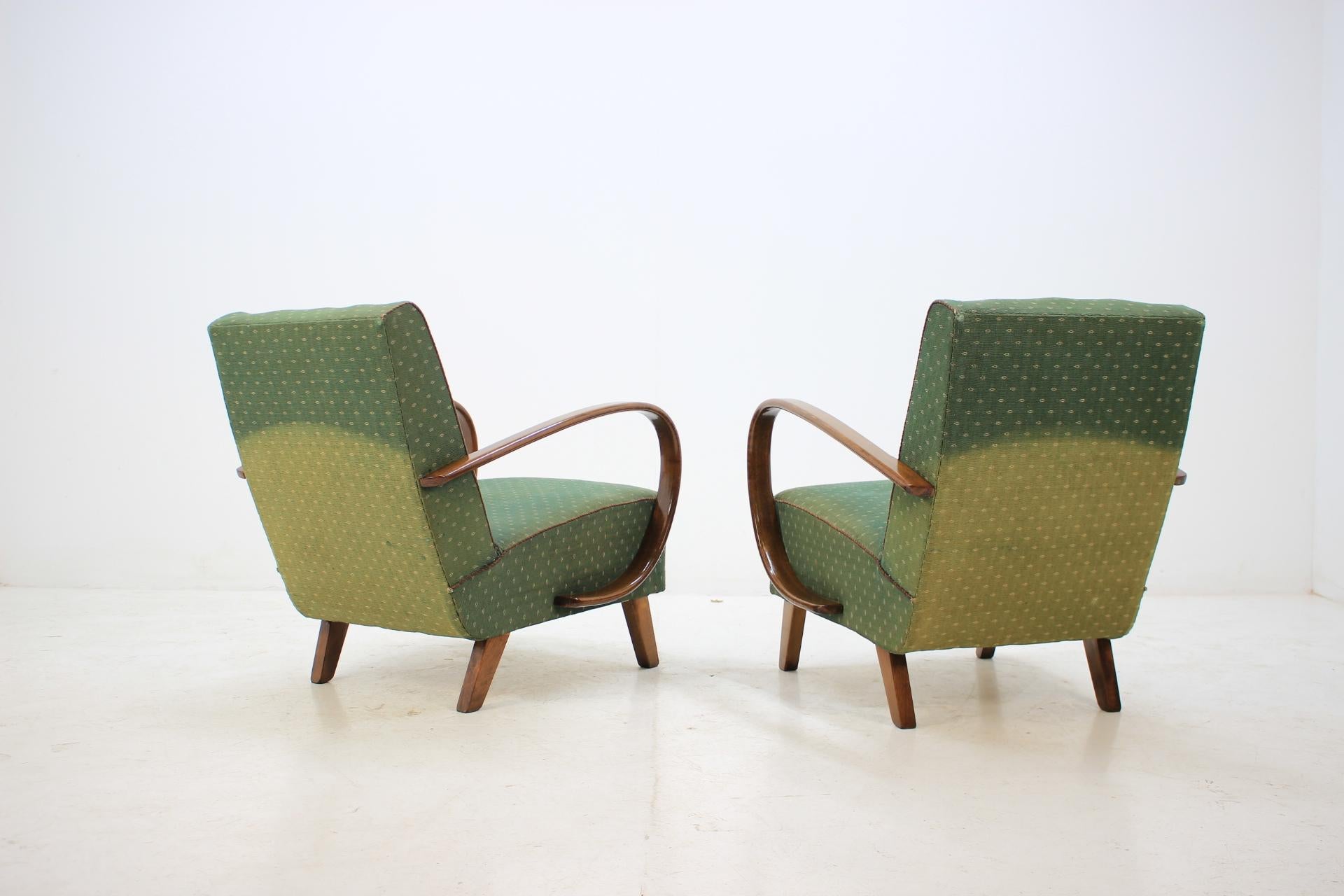 Mid-Century Modern Set of Two Retro Armchairs by Jindřich Halabala, 1950s