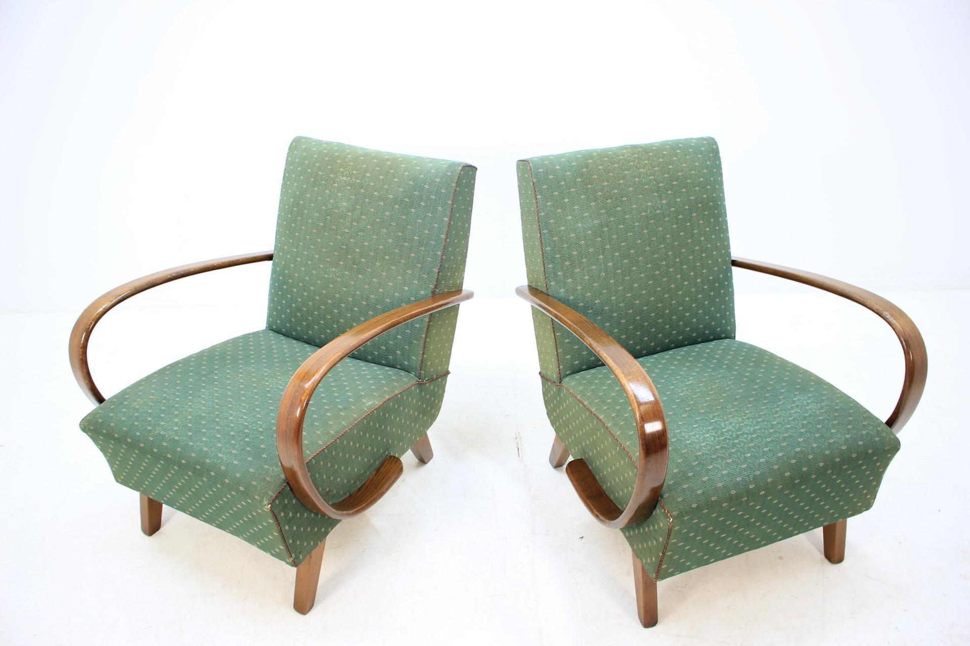 Mid-20th Century Set of Two Retro Armchairs by Jindřich Halabala, 1950s