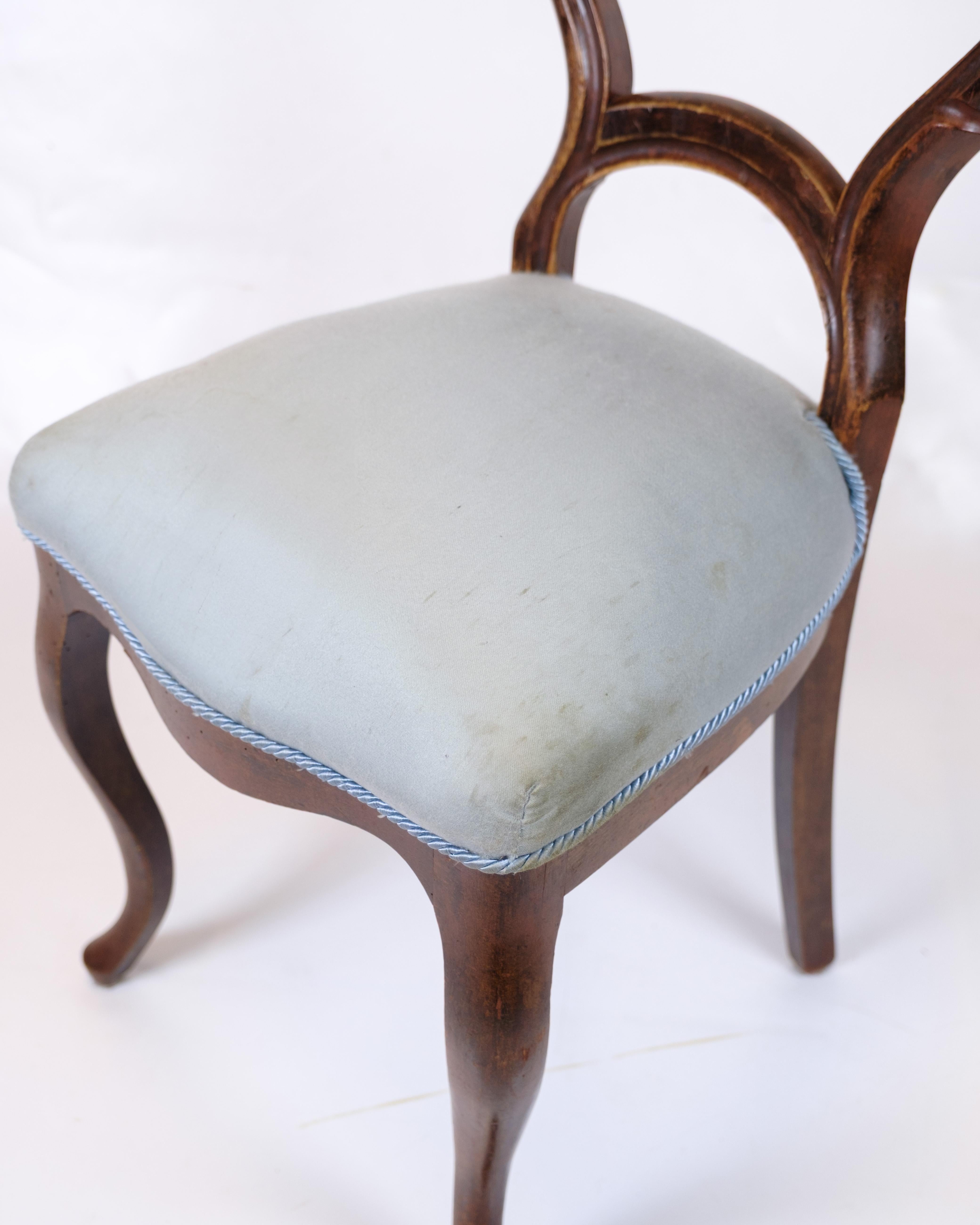 Set di due sedie rococò in mogano e tessuto azzurro del 1860 In condizioni buone in vendita a Lejre, DK