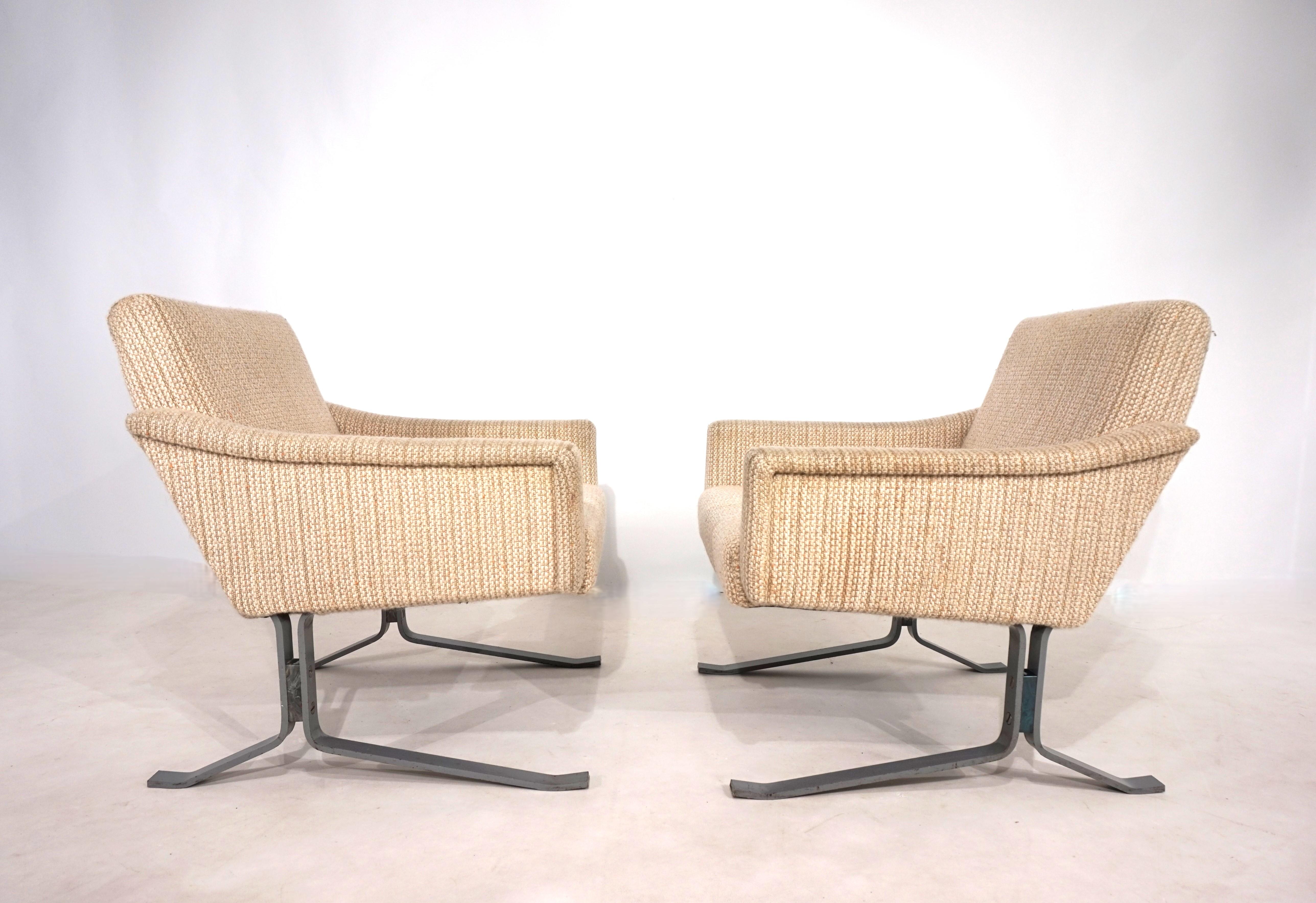 Metà XX secolo Set of two Röhl cantilever lounge chairs, 1960 in vendita