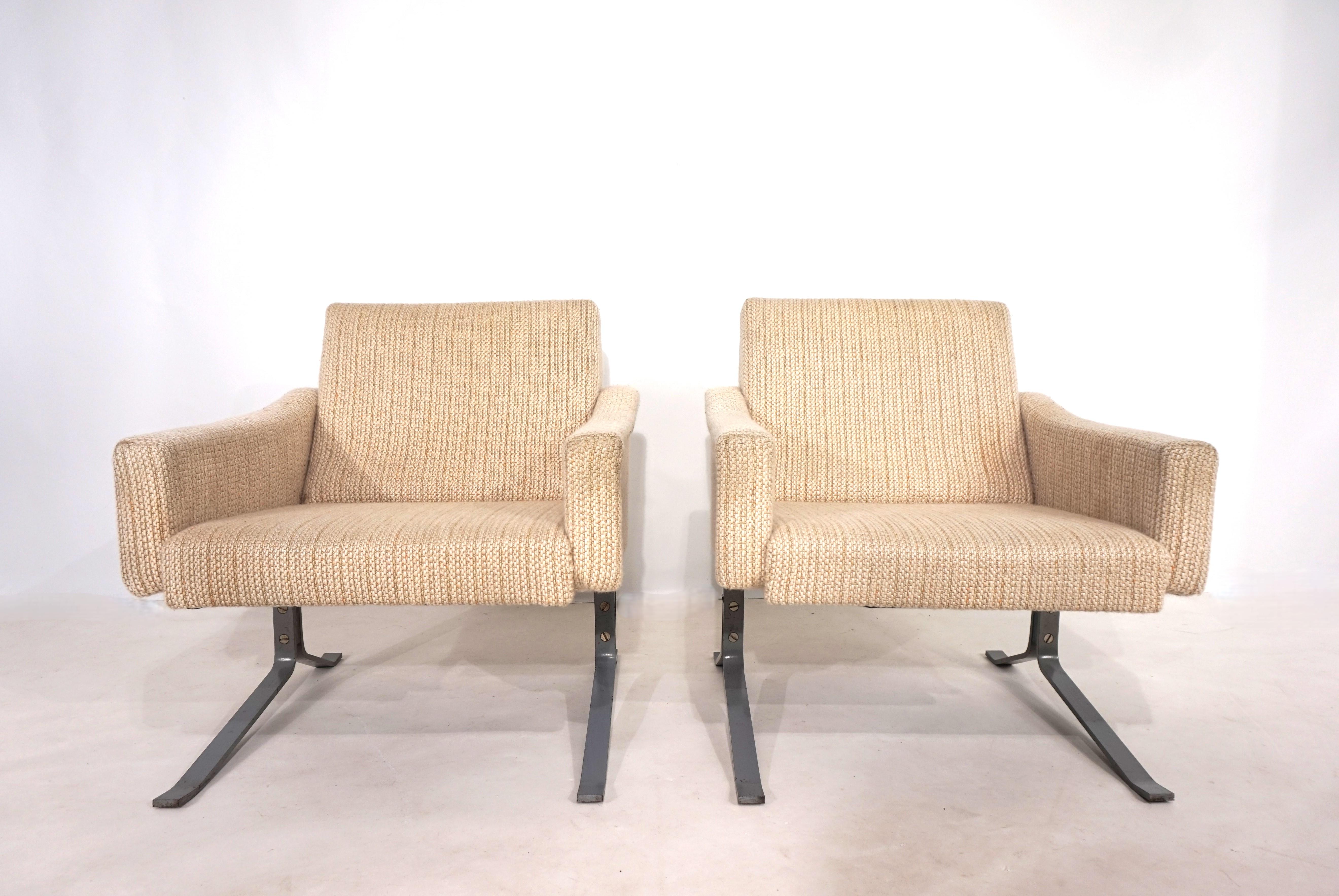 Tessuto Set of two Röhl cantilever lounge chairs, 1960 in vendita