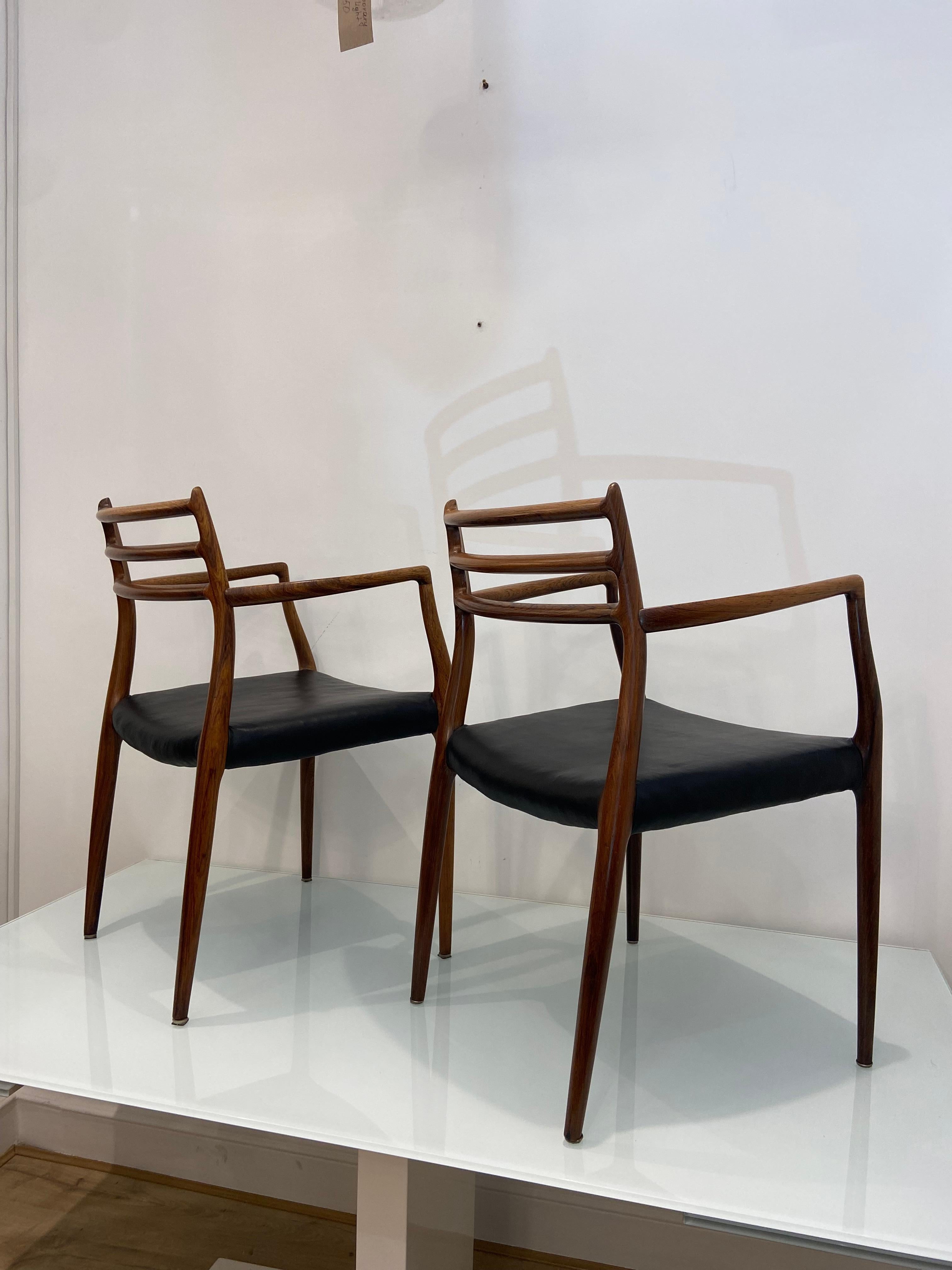 Set Of Two Rosewood Niels Otto Moller Model 62 Dining Chairs In Black Leather For Sale 1
