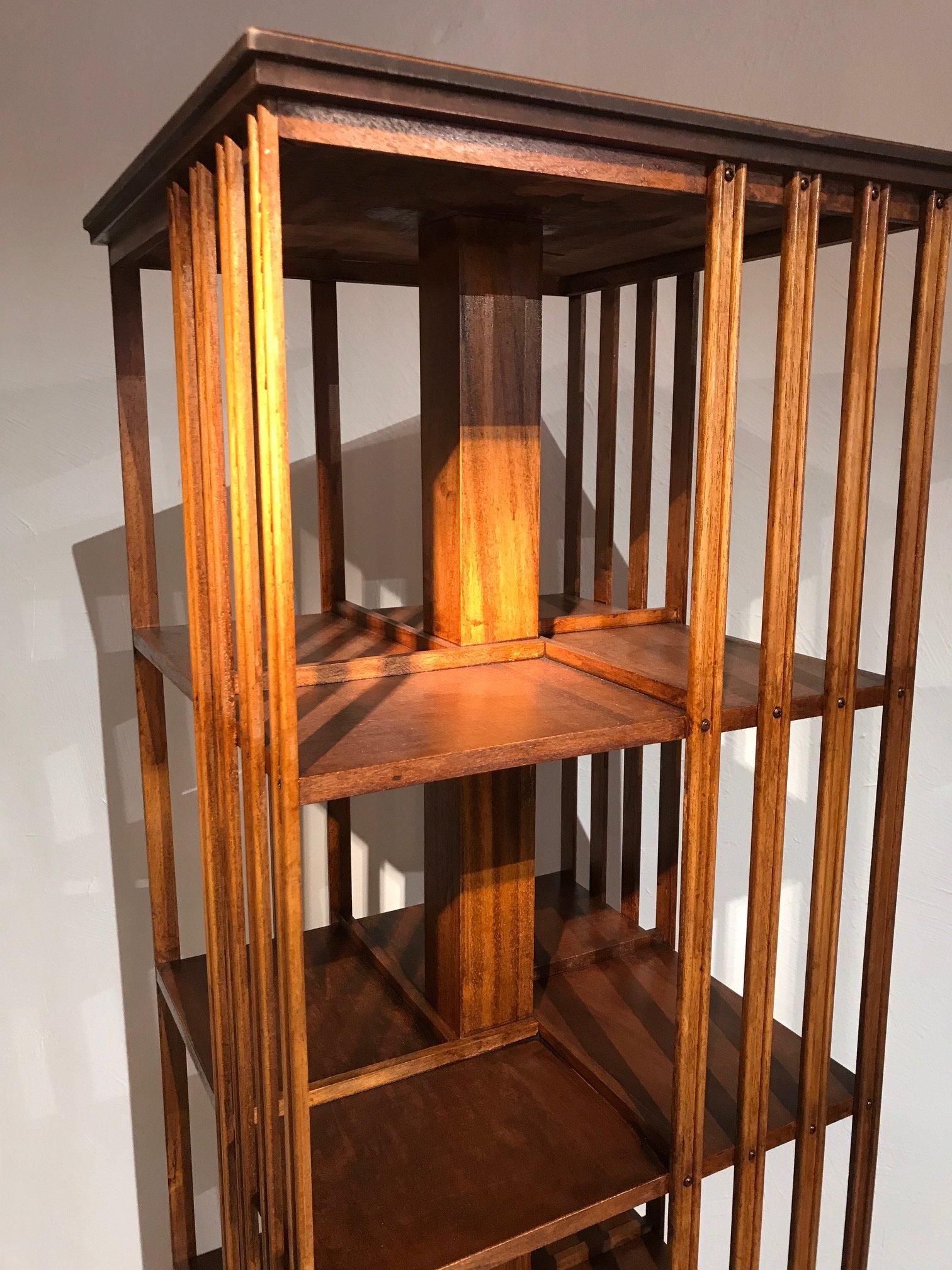 etagère rotative livre
