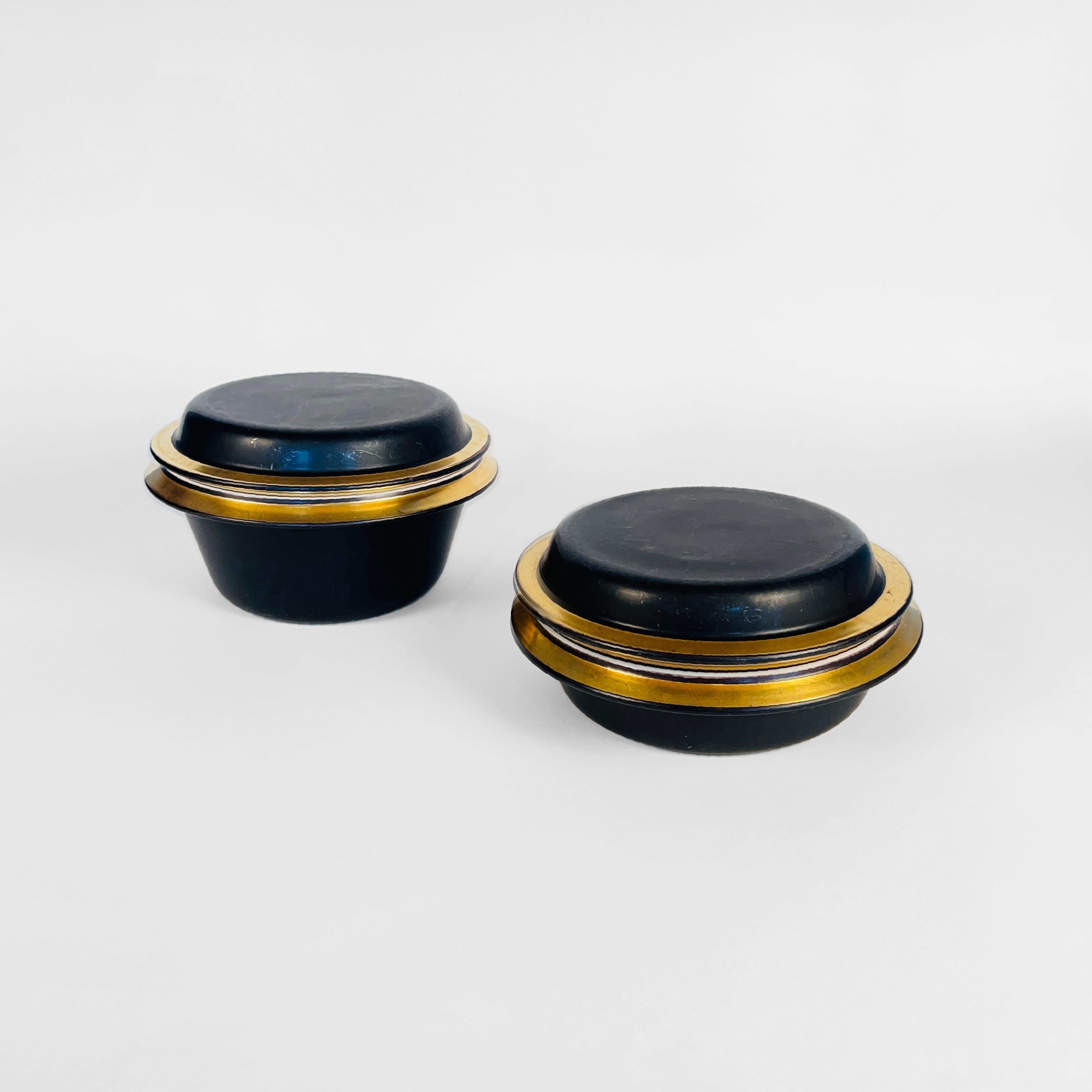 Set of Two Royal Copenhagen Aluminia Faience Black & Gold Pyrolin Bowls, 1950s In Good Condition For Sale In Philadelphia, PA