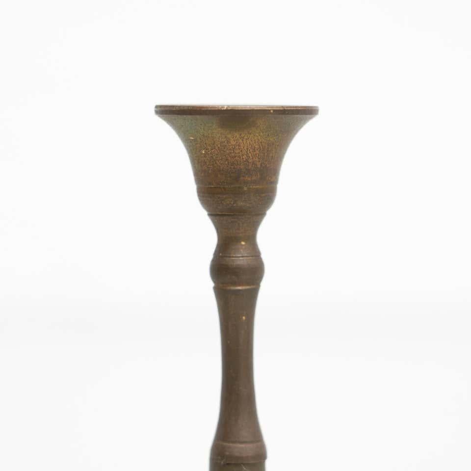 Set di due portacandele rustici in ottone - CIRCA 1950, Made in Spain. in vendita 3