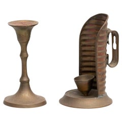 Juego de dos candelabros de latón rústico - Circa 1950, Made in Spain.