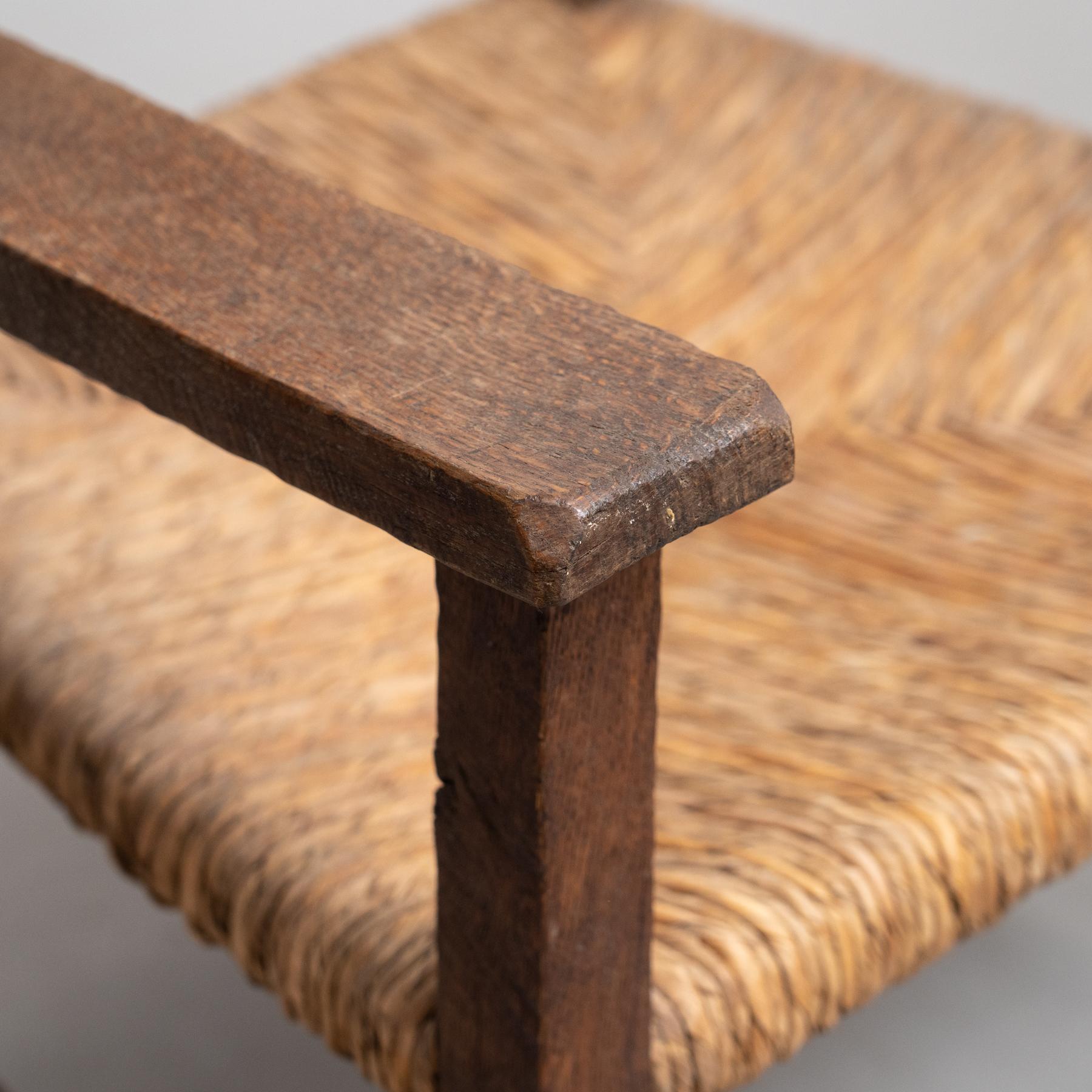 Set aus zwei rustikalen Sesseln aus Massivholz und Rattan aus dem frühen 20. Jahrhundert (Holz) im Angebot
