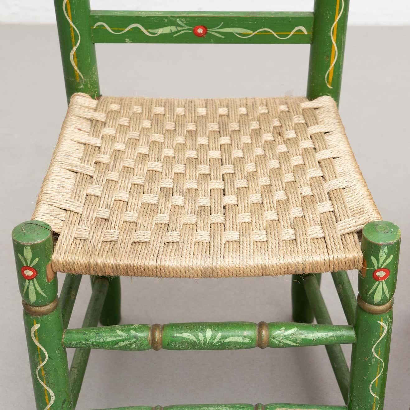 Set of Two Rustic Traditional Hand-Painted Wood Chairs, circa 1940 In Good Condition In Barcelona, Barcelona