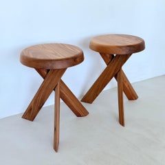 Satz von zwei Hockern aus Ulmenholz S31, Pierre Chapo, Made in France