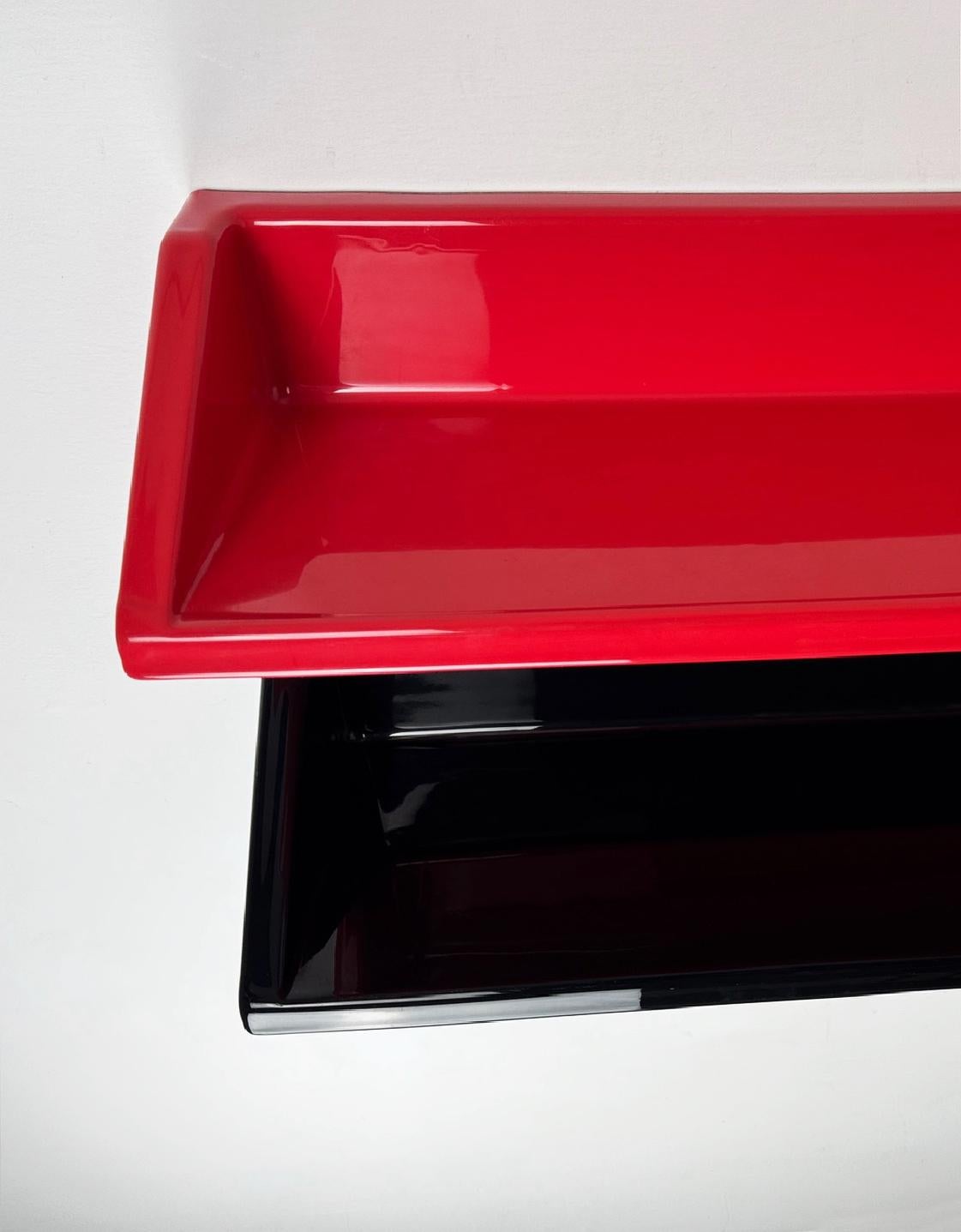 Italian Set of two Saporiti Wall Shelf Vintage Modular Design: 1 Red  1 Black 60s, Italy For Sale