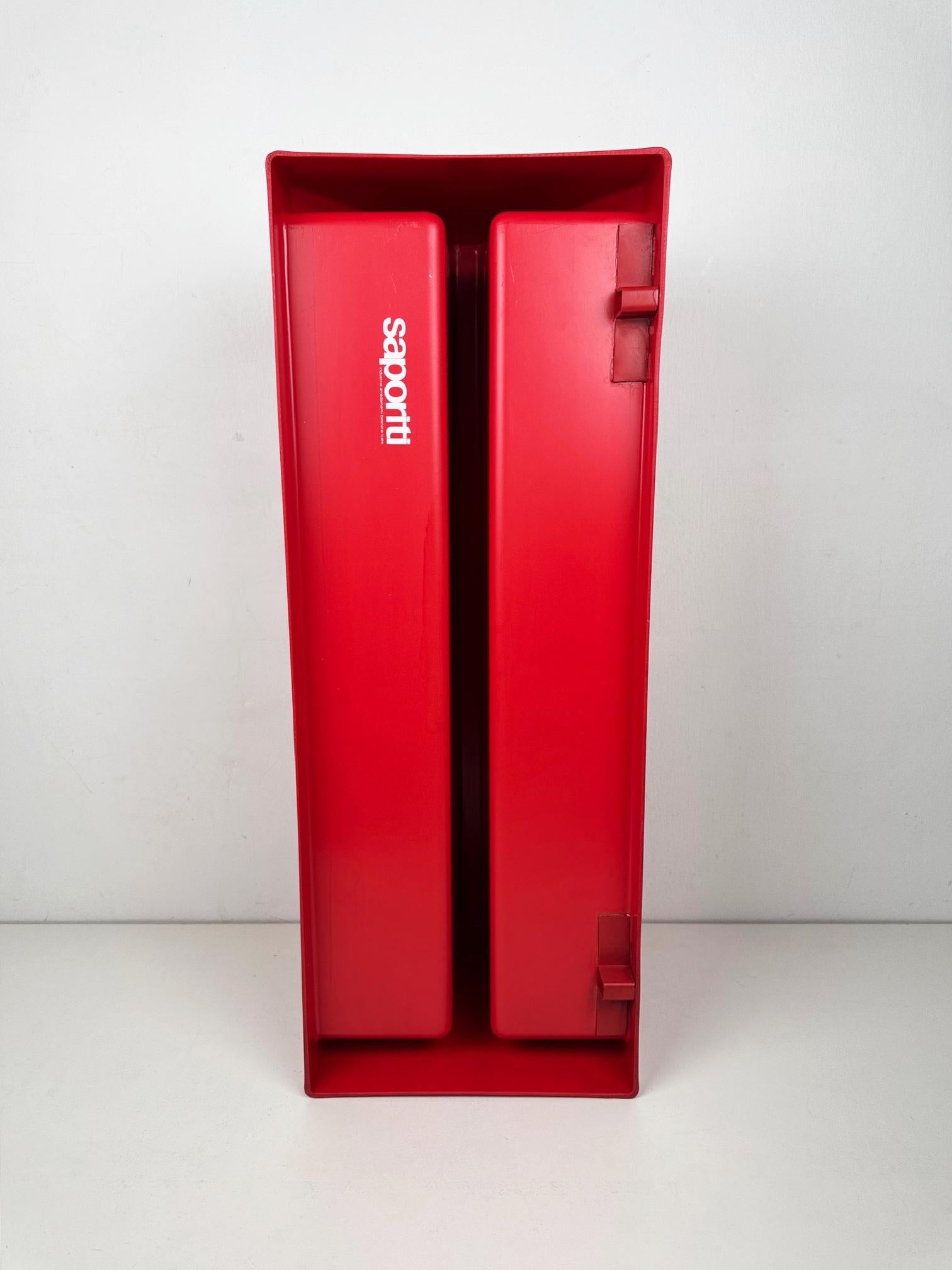Mid-20th Century Set of two Saporiti Wall Shelf Vintage Modular Design: 1 Red  1 Black 60s, Italy For Sale