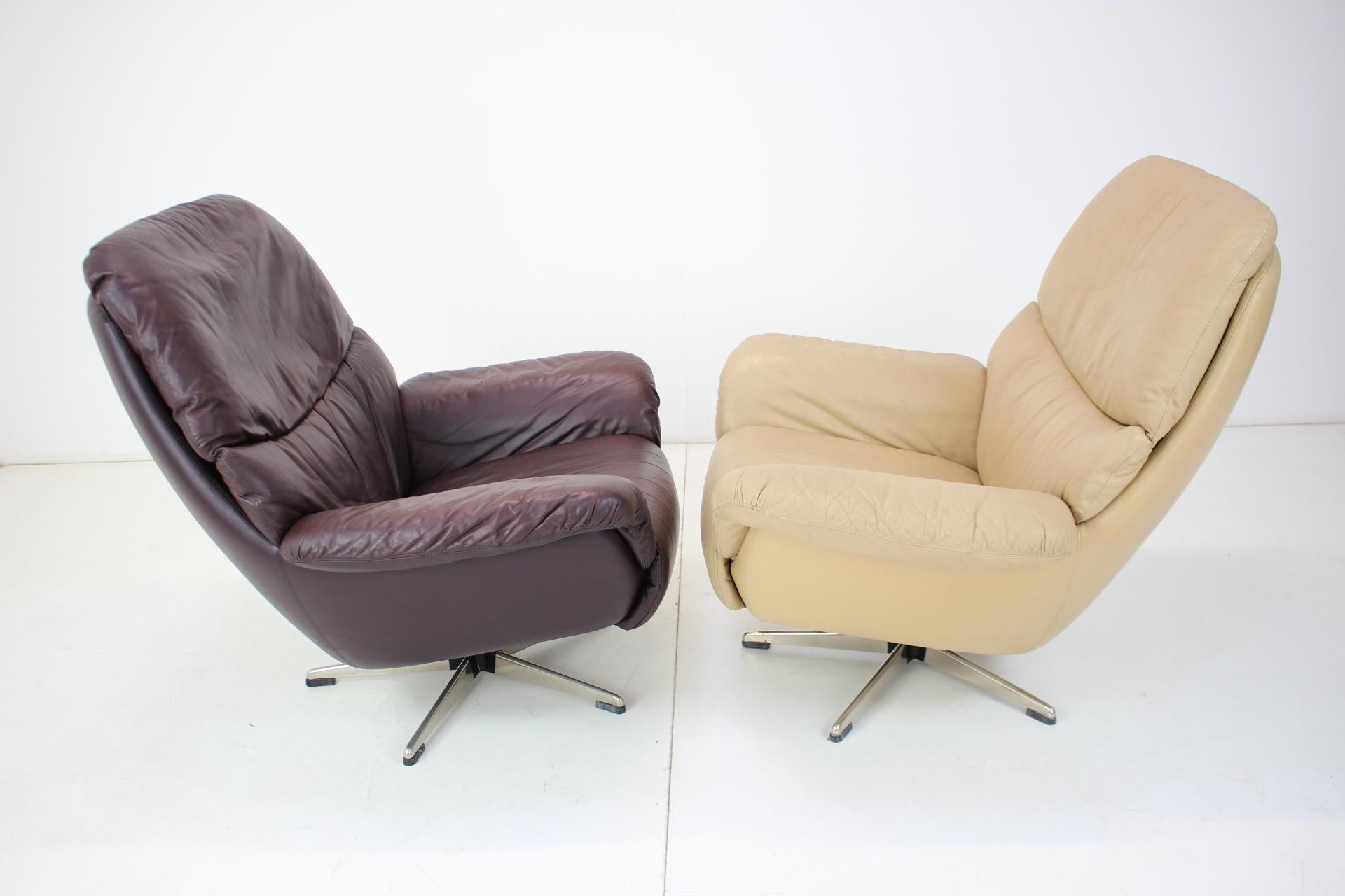 Late 20th Century Set of Two Scandinavian Adjustable Leather Armchairs by Peem, 1970s, Finland For Sale