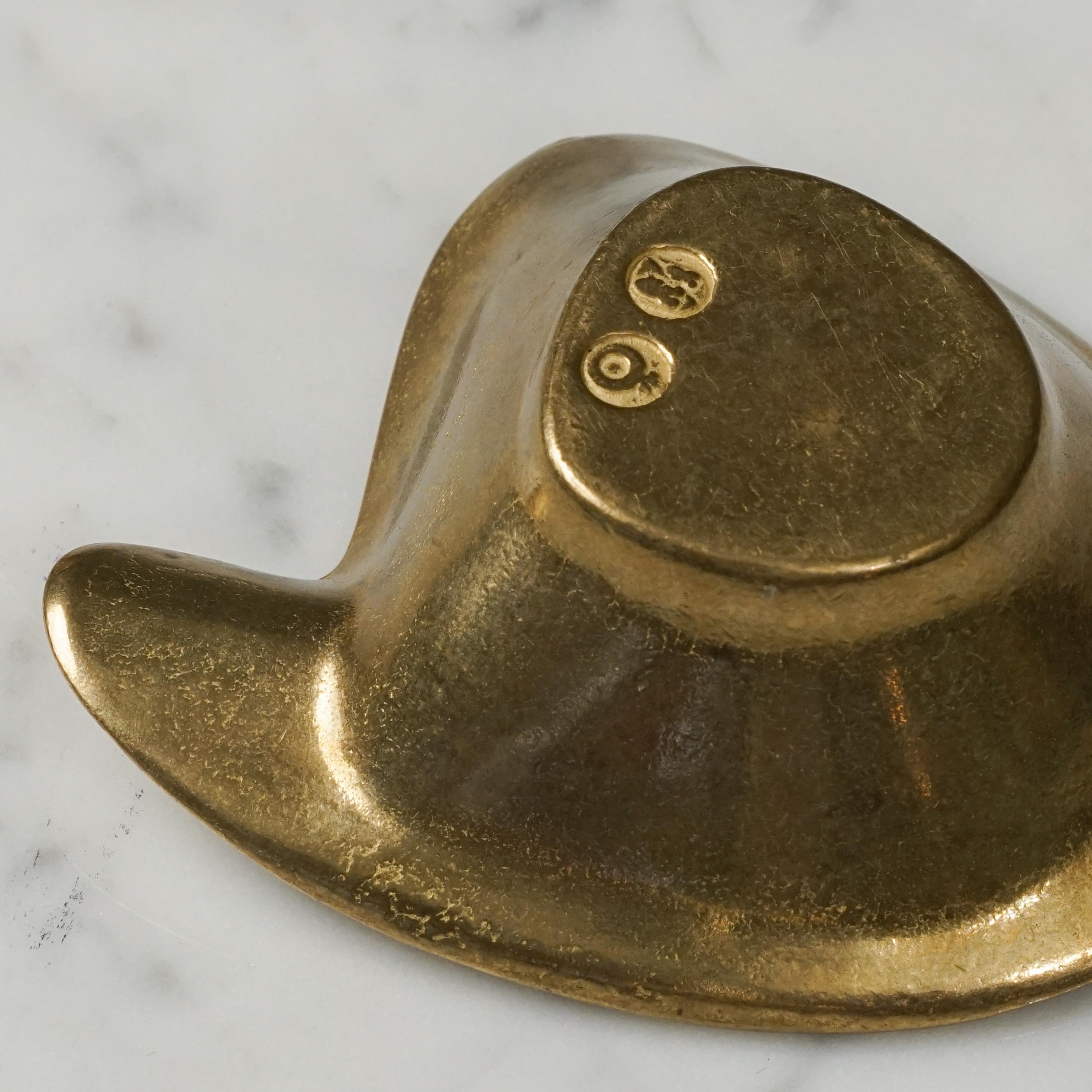 Set of Two Scandinavian Modern Nesting Brass Ashtrays from the, Mid-1900s In Good Condition For Sale In Helsinki, FI