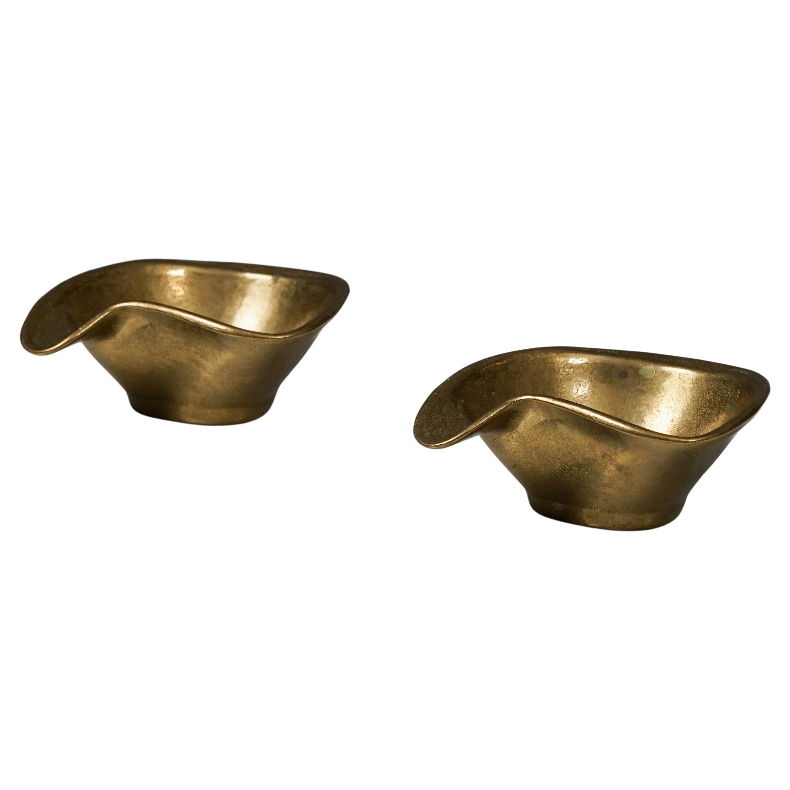 Set of Two Scandinavian Modern Nesting Brass Ashtrays from the, Mid-1900s For Sale