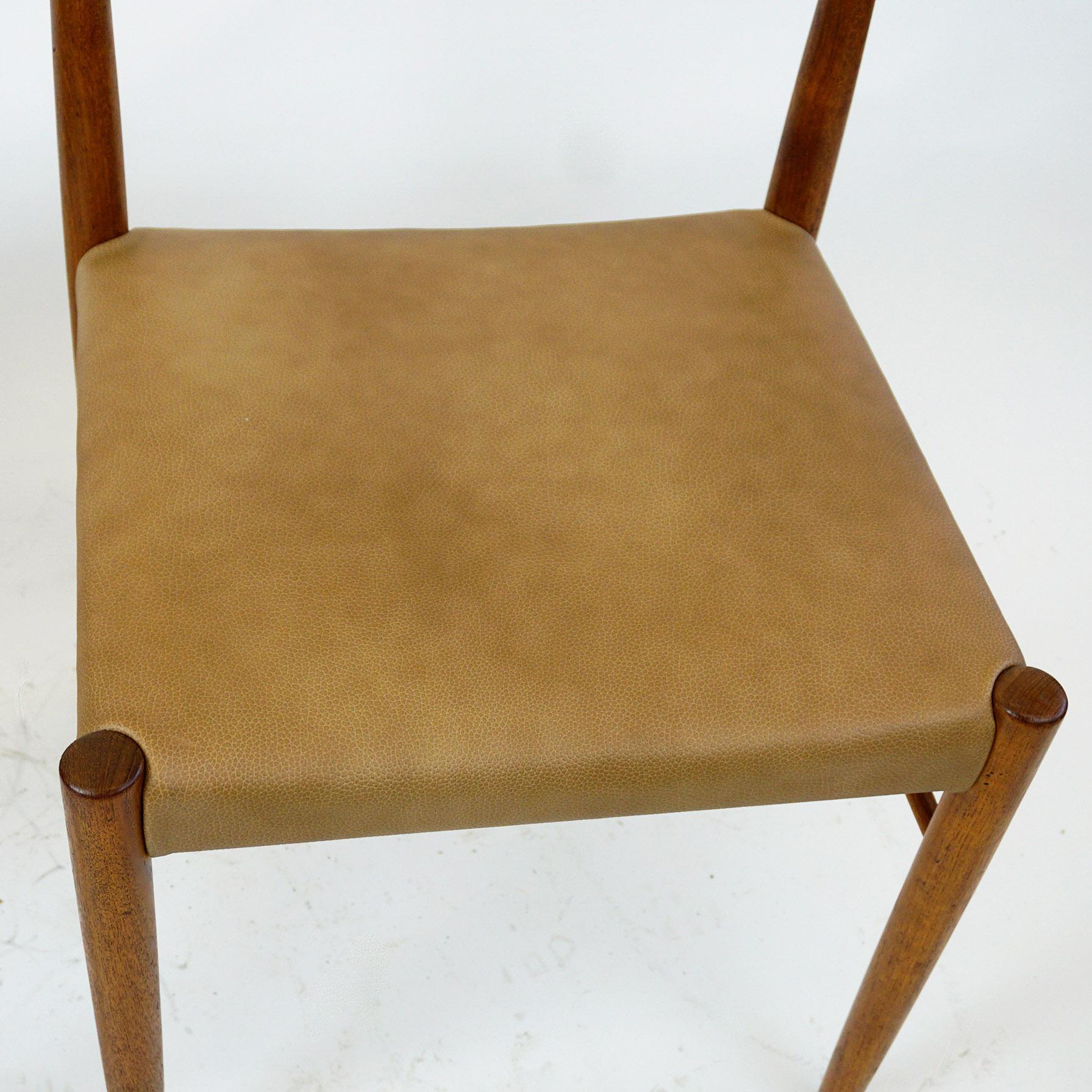 Set of Two Scandinavian Modern Teak Dining Chairs by H. W. Klein for Bramin 2