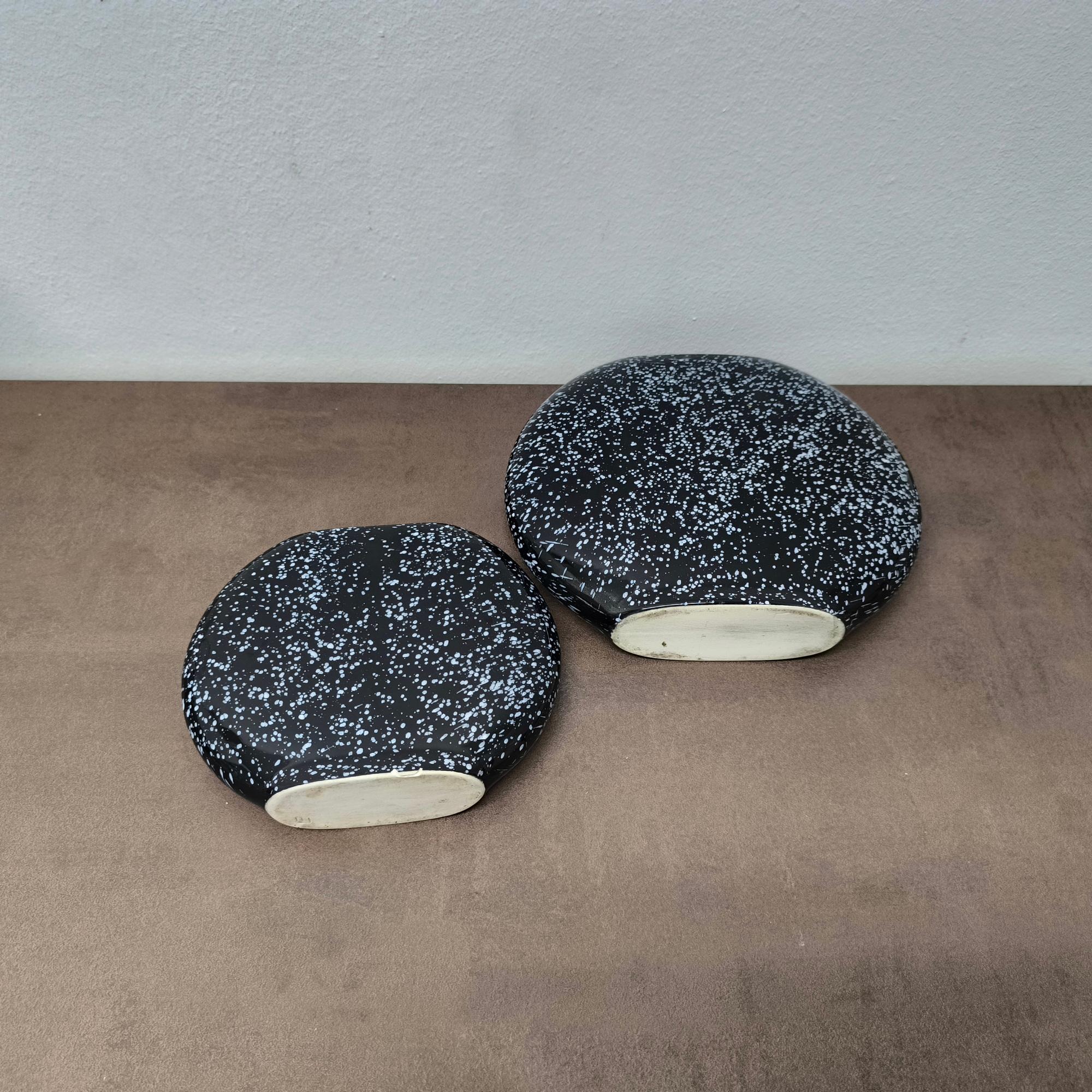 Set di due vasi scultorei in ceramica bianca e nera, regalo perfetto per le vacanze in vendita 4
