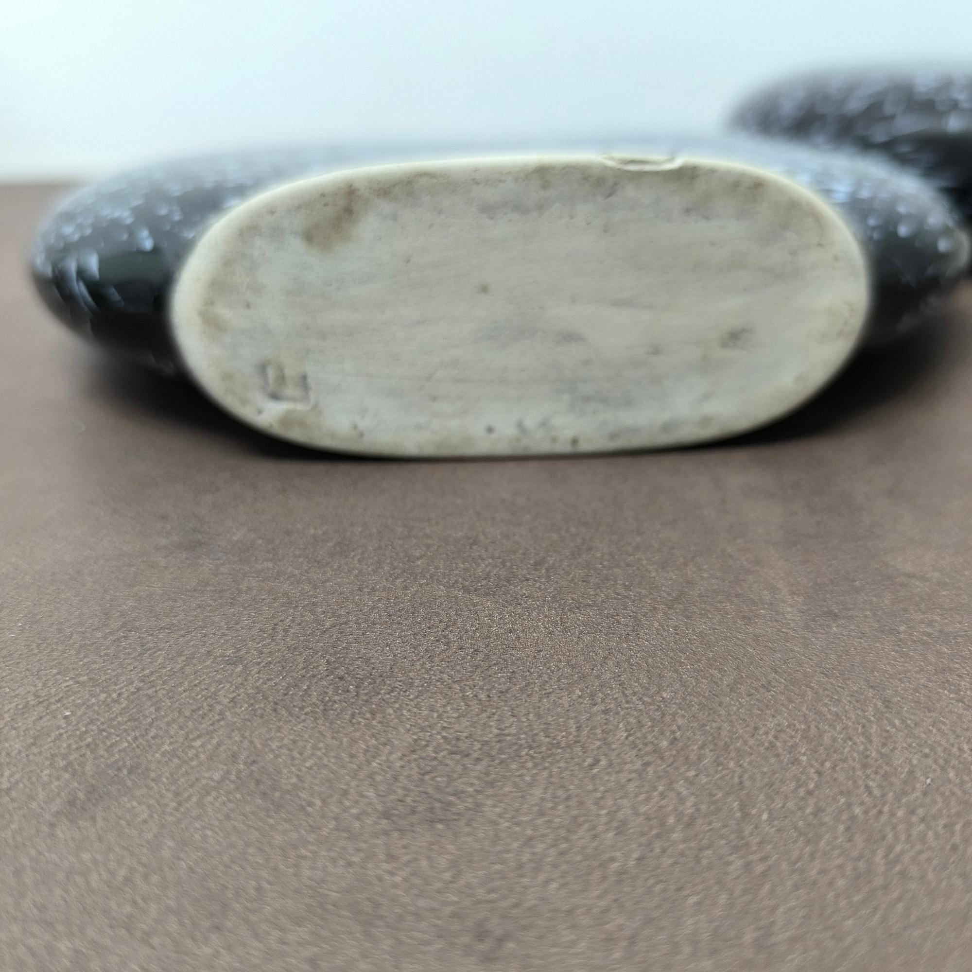 Set di due vasi scultorei in ceramica bianca e nera, regalo perfetto per le vacanze in vendita 5