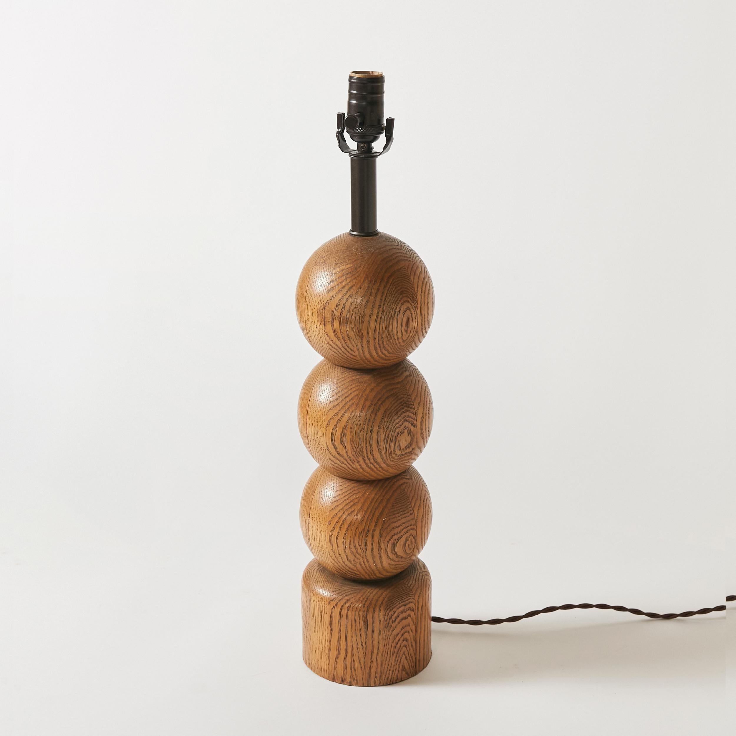 Mid-Century Modern Set of Two Sculptural Wooden Spheres Table Lamps For Sale