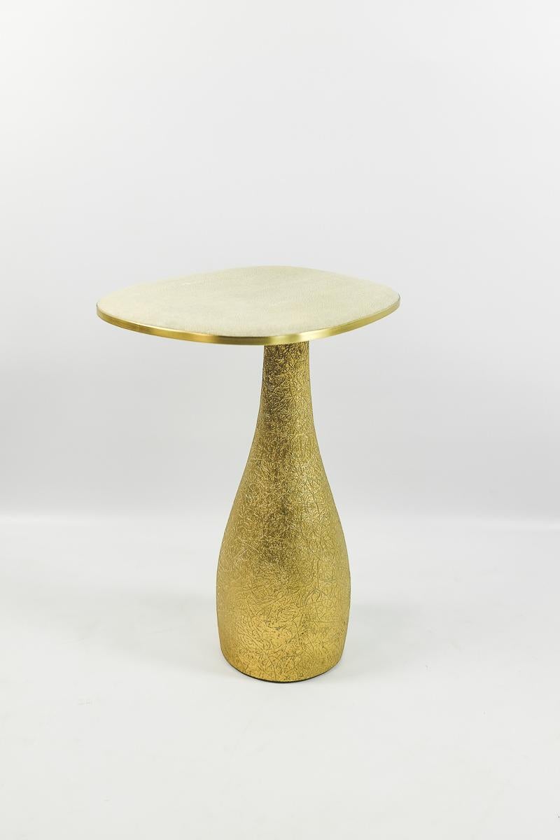 Contemporary Set of Two Shagreen Side Tables with a Gilded Base For Sale