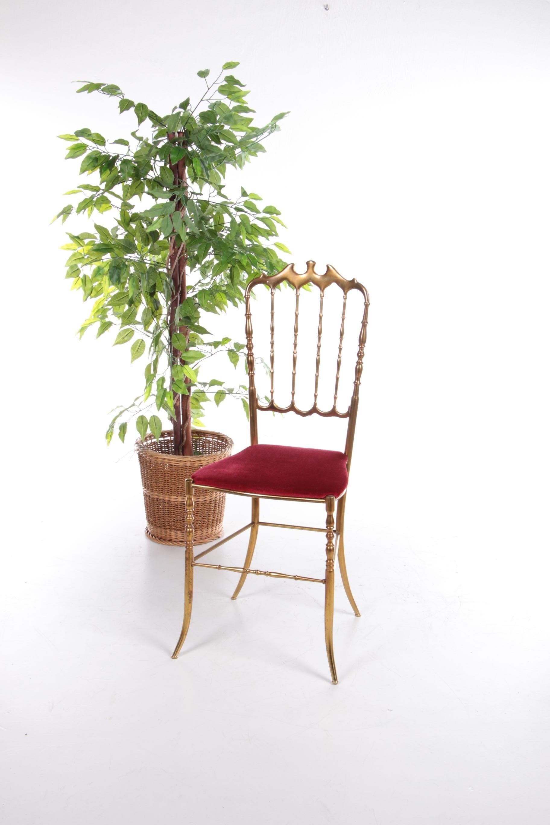 Italian design side chair by Giuseppe Gaetano Descalzi for Chiavari, Italy 1950


Imagine yourself in glamor and luxury with this golden/brass chair from Chiavari.

Country of origin: Italy. Beautiful Italian design with a special design. Great