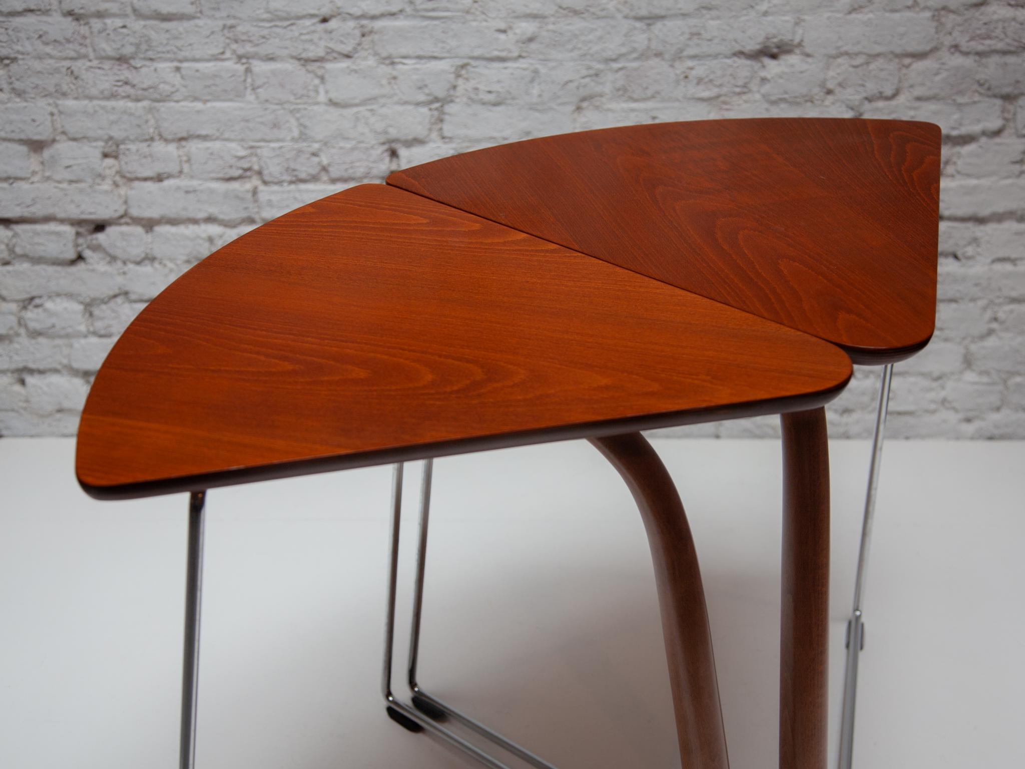 Chrome Ensemble de deux tables d'appoint conçues par Wulf Schneider et Ulrich Böhm, Thonet, années 1980 en vente
