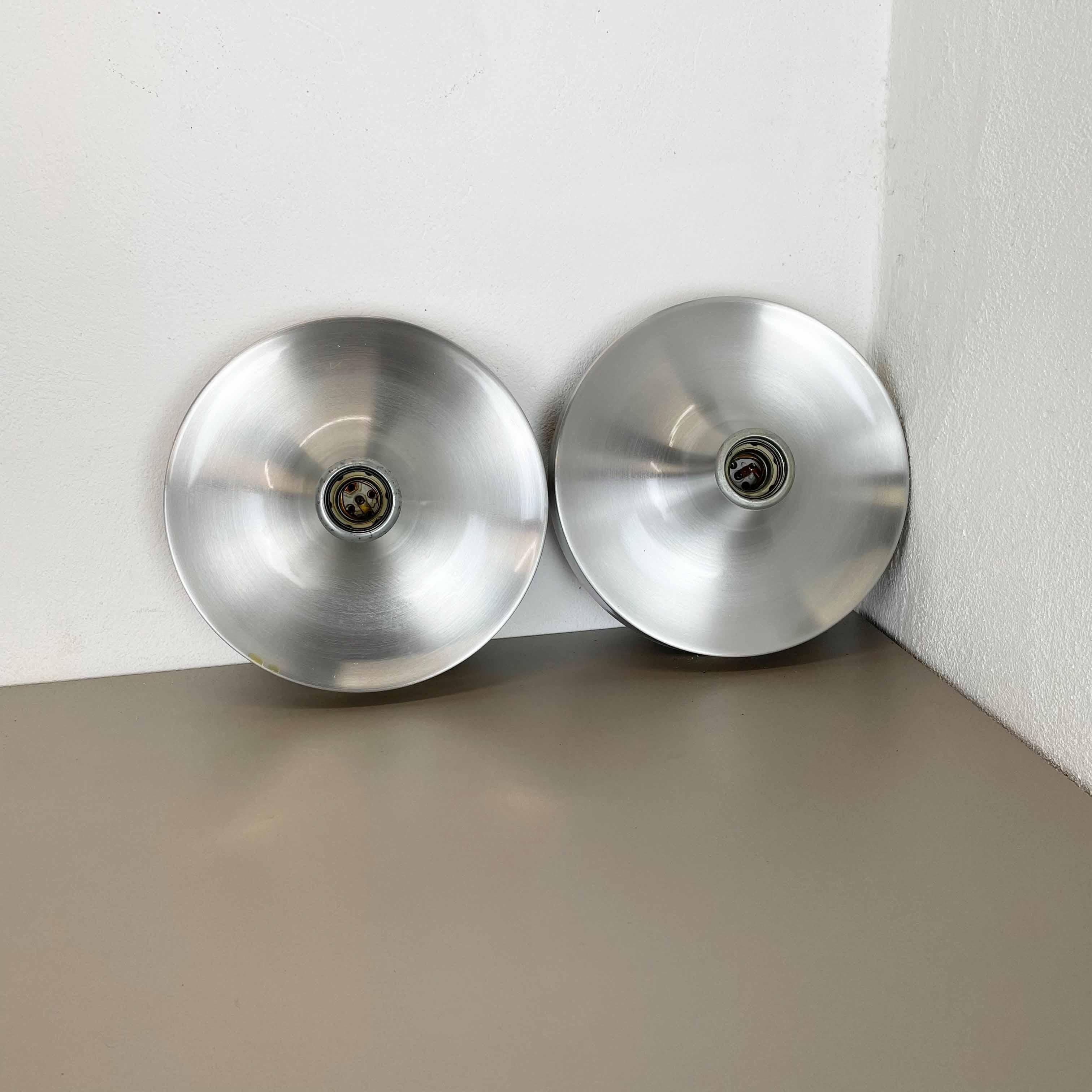 Set of Two Silver Charlotte Perriand Disc Wall Light by Honsel, Germany, 1960s In Good Condition In Kirchlengern, DE