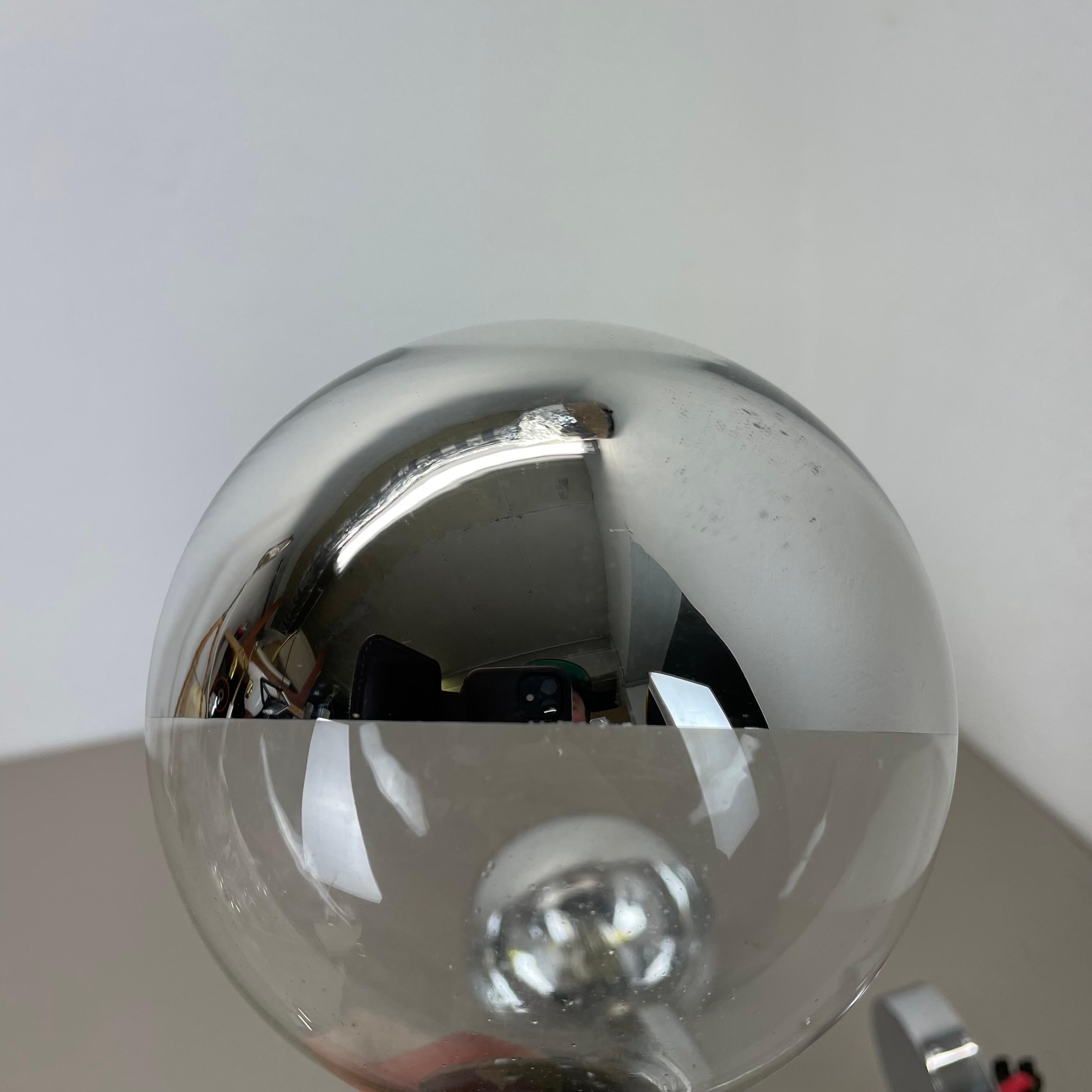 Satz von zwei silbernen kubischen Wandleuchten von Motoko Ishii für Staff Lights, 1970er Jahre im Angebot 13