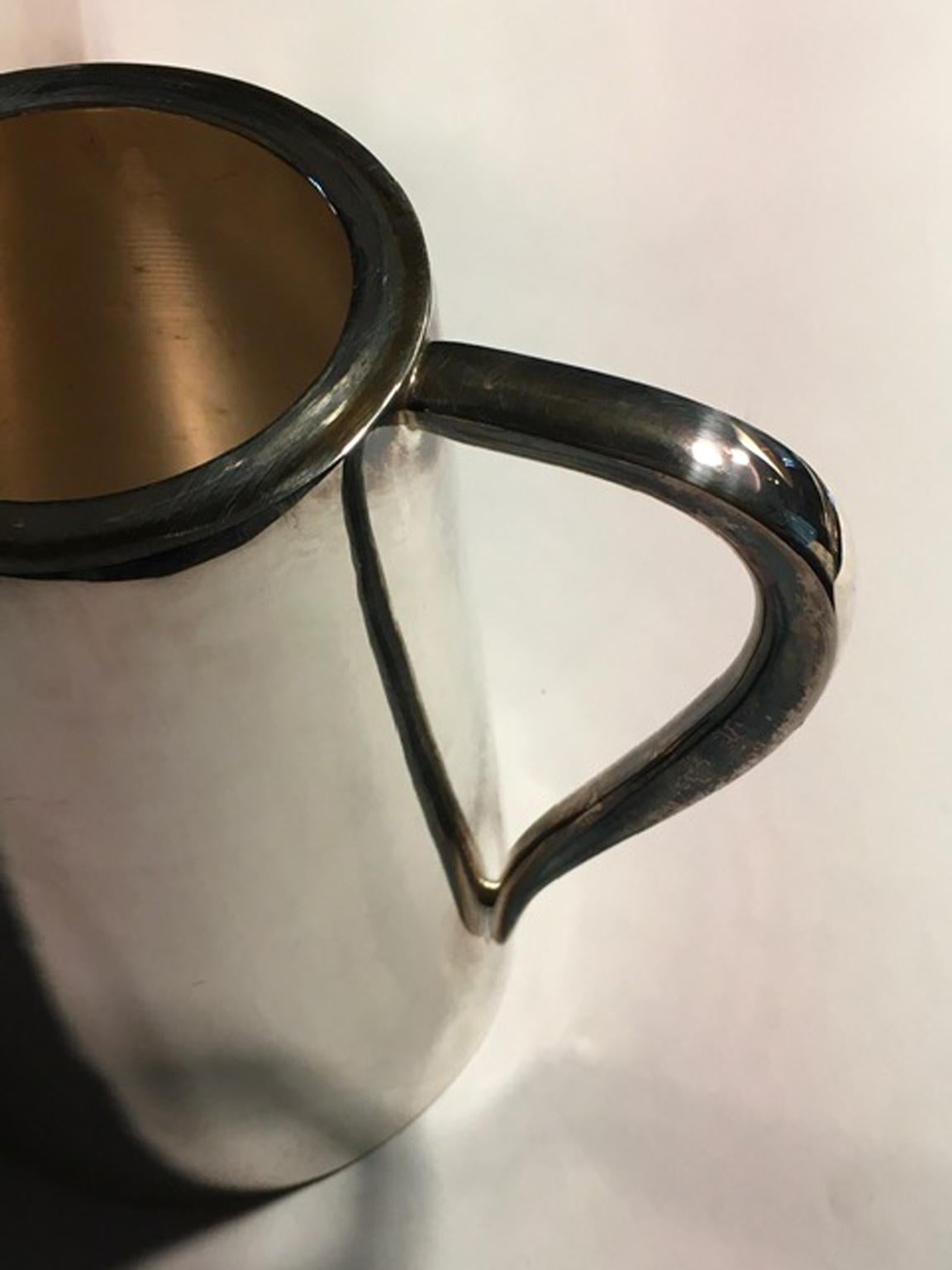 Ensemble de quatre pièces carafes à eau en métal argenté Pot à café et sucrier en vente 4