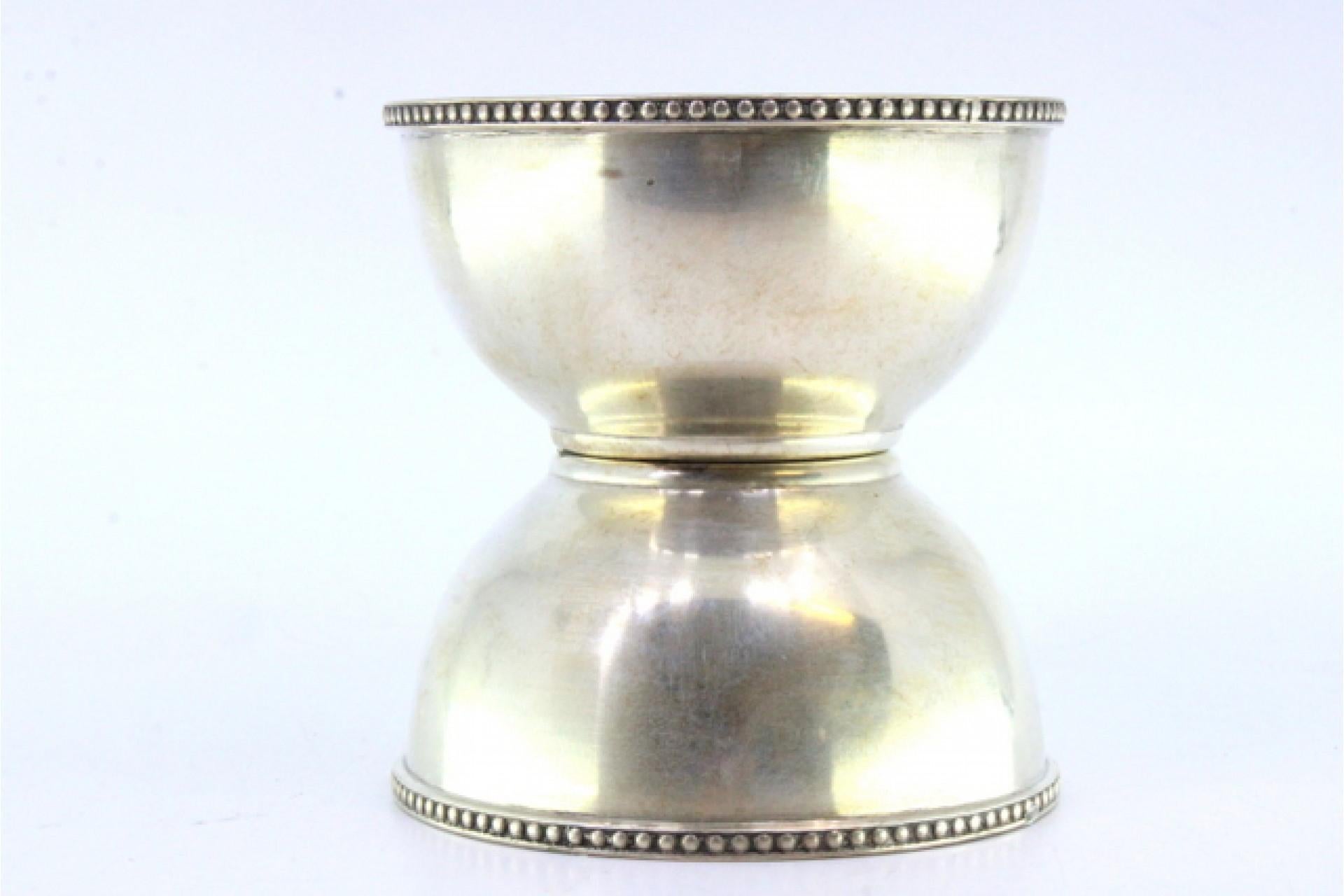 Set of two silver washbasins with pearly edges and gold interiors For Sale 1