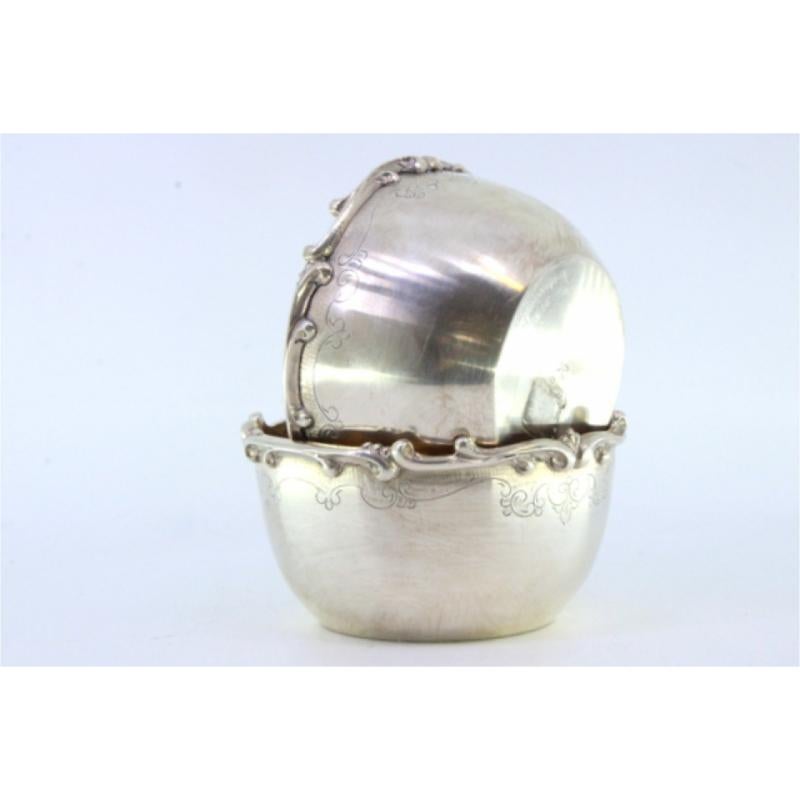 20th Century Set of two silver washbasins with raised edges and gold interiors For Sale