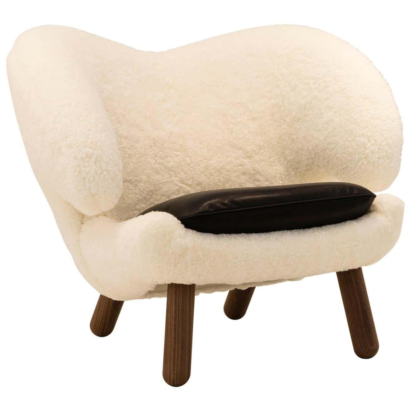 Modern Set of Two Skandilock Sheep, Leather and Wood Pelican Chairs by Finn Juhl 