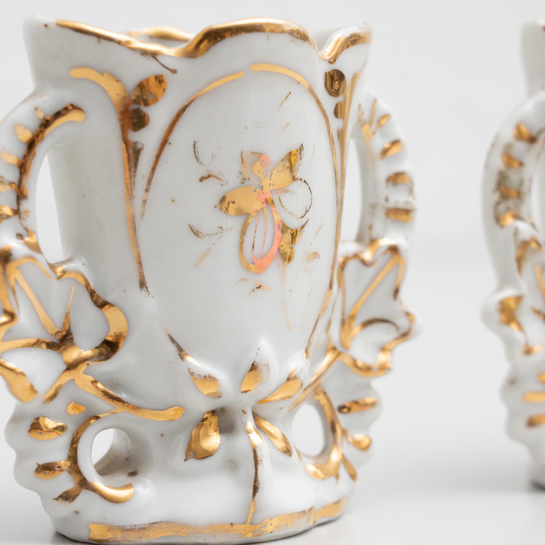 Set of Two Small Late 19th Century Spanish Serves Style Vases For Sale 6