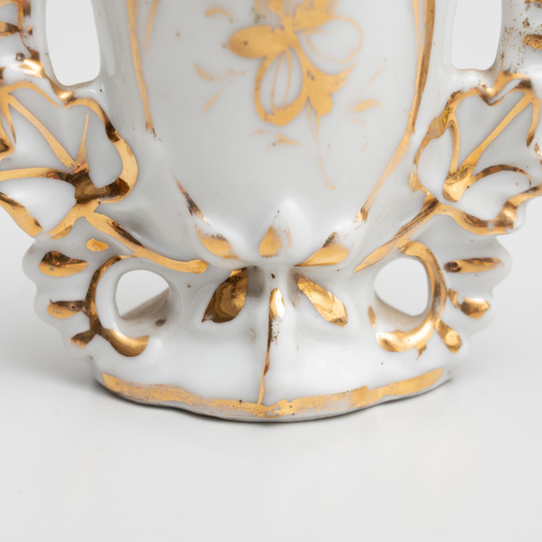 Set of Two Small Late 19th Century Spanish Serves Style Vases For Sale 10