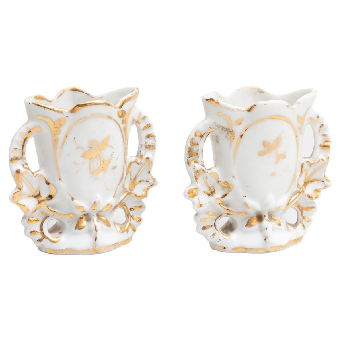 Ensemble de deux petits vases de style de service espagnol de la fin du XIXe siècle