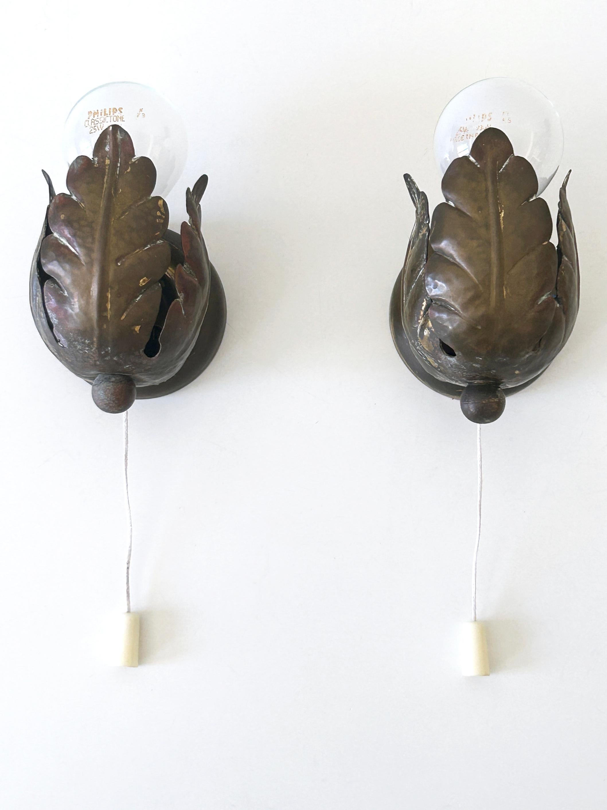 Set of Two Small & Lovely Mid-Century Brass Sconces 'Flower Buds' Germany 1950s For Sale 5