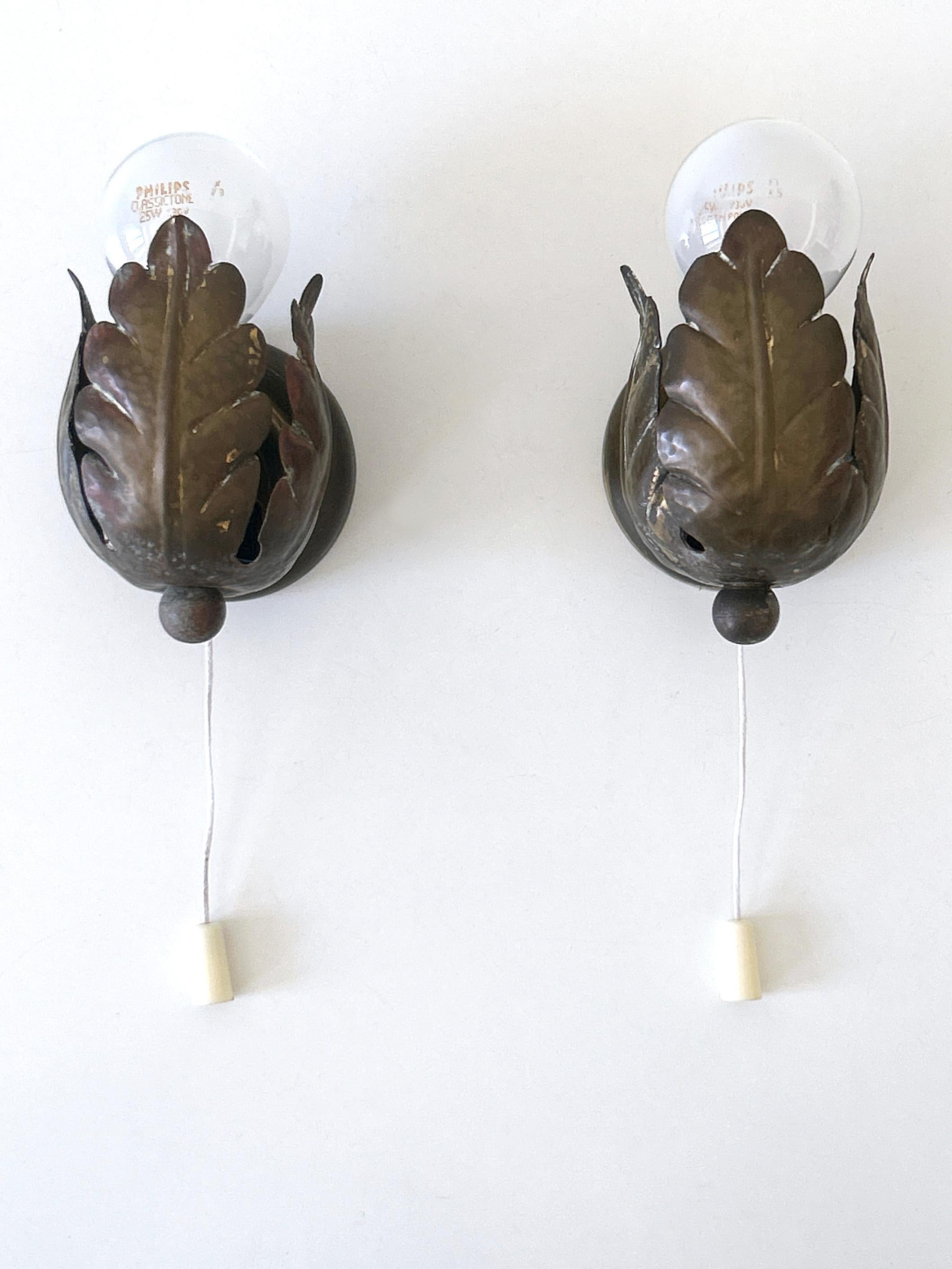 Set of Two Small & Lovely Mid-Century Brass Sconces 'Flower Buds' Germany 1950s For Sale 7