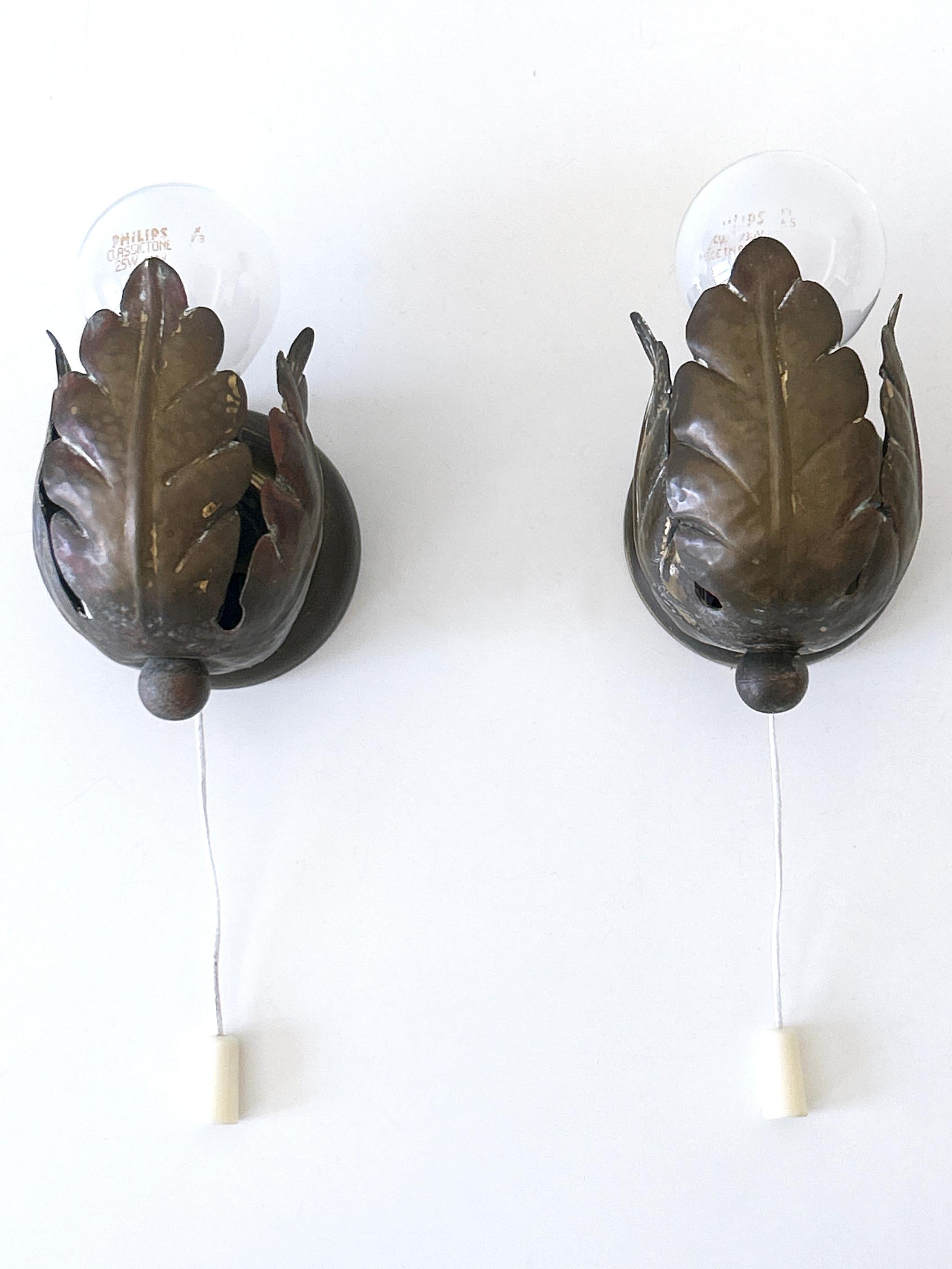 Set of Two Small & Lovely Mid-Century Brass Sconces 'Flower Buds' Germany 1950s For Sale 9