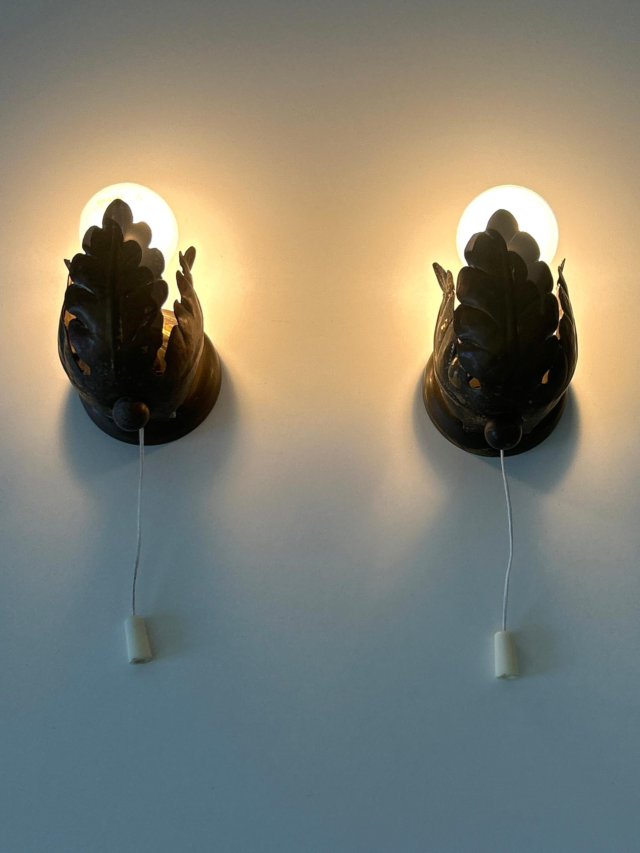 Set of Two Small & Lovely Mid-Century Brass Sconces 'Flower Buds' Germany 1950s For Sale 10
