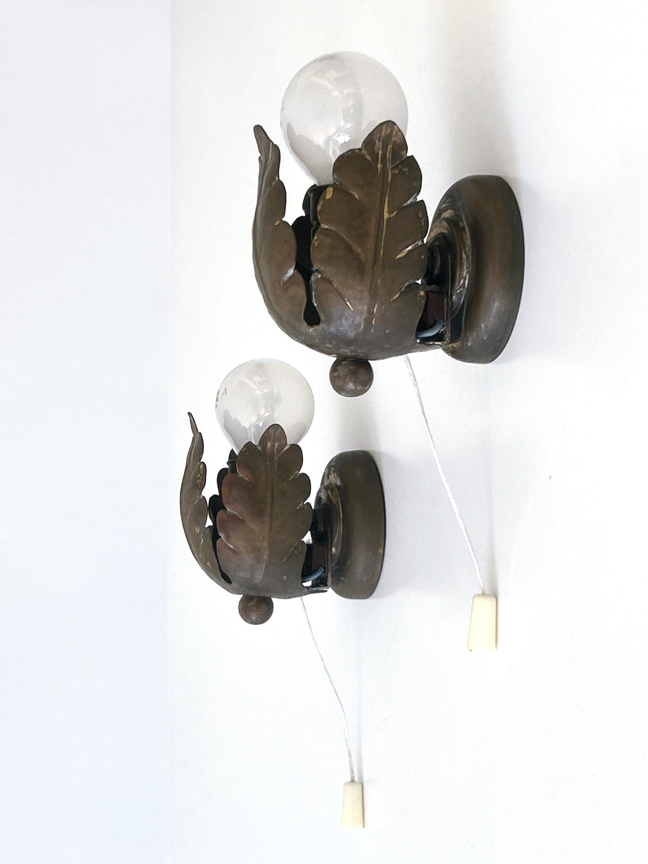 Set of Two Small & Lovely Mid-Century Brass Sconces 'Flower Buds' Germany 1950s In Good Condition For Sale In Munich, DE