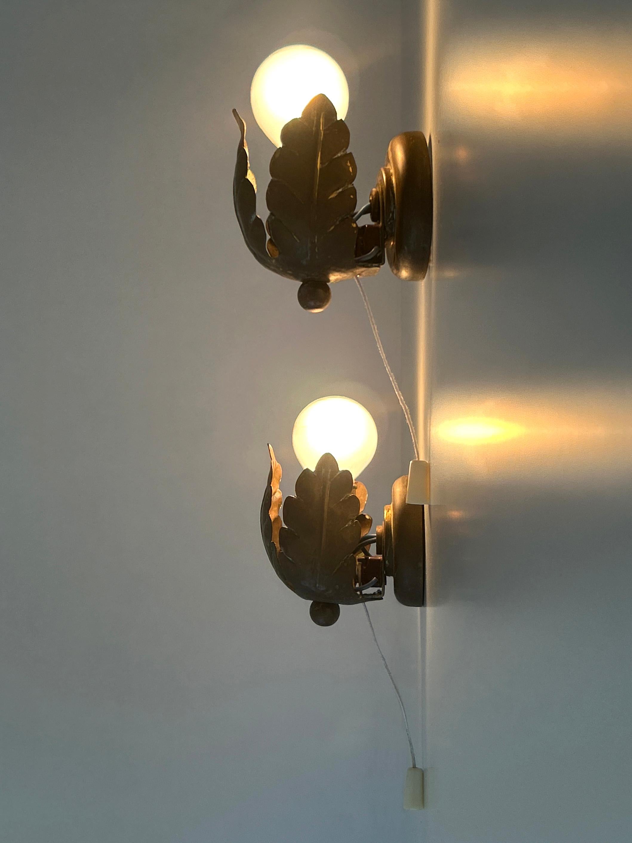 Set of Two Small & Lovely Mid-Century Brass Sconces 'Flower Buds' Germany 1950s For Sale 2