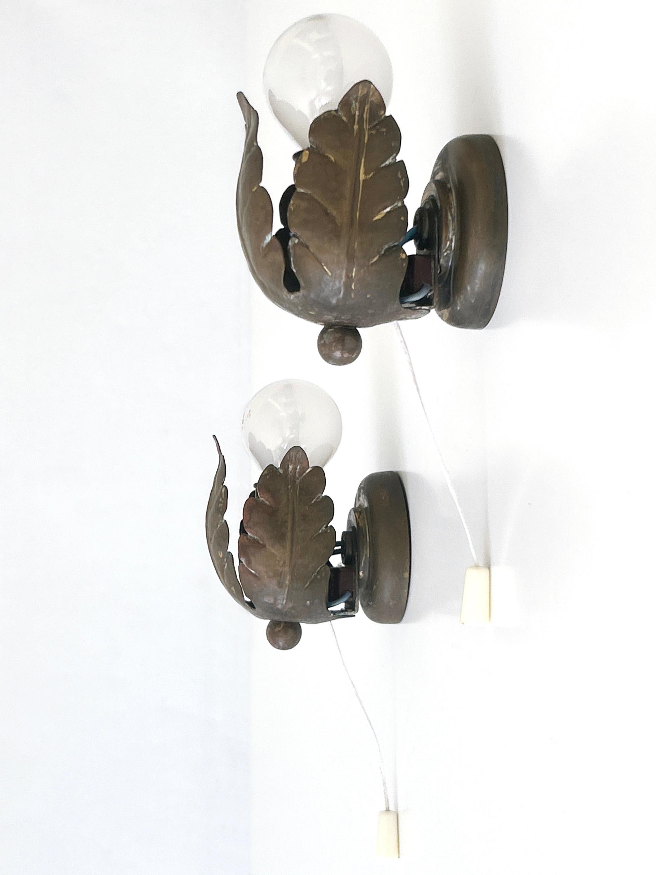 Set of Two Small & Lovely Mid-Century Brass Sconces 'Flower Buds' Germany 1950s For Sale 3