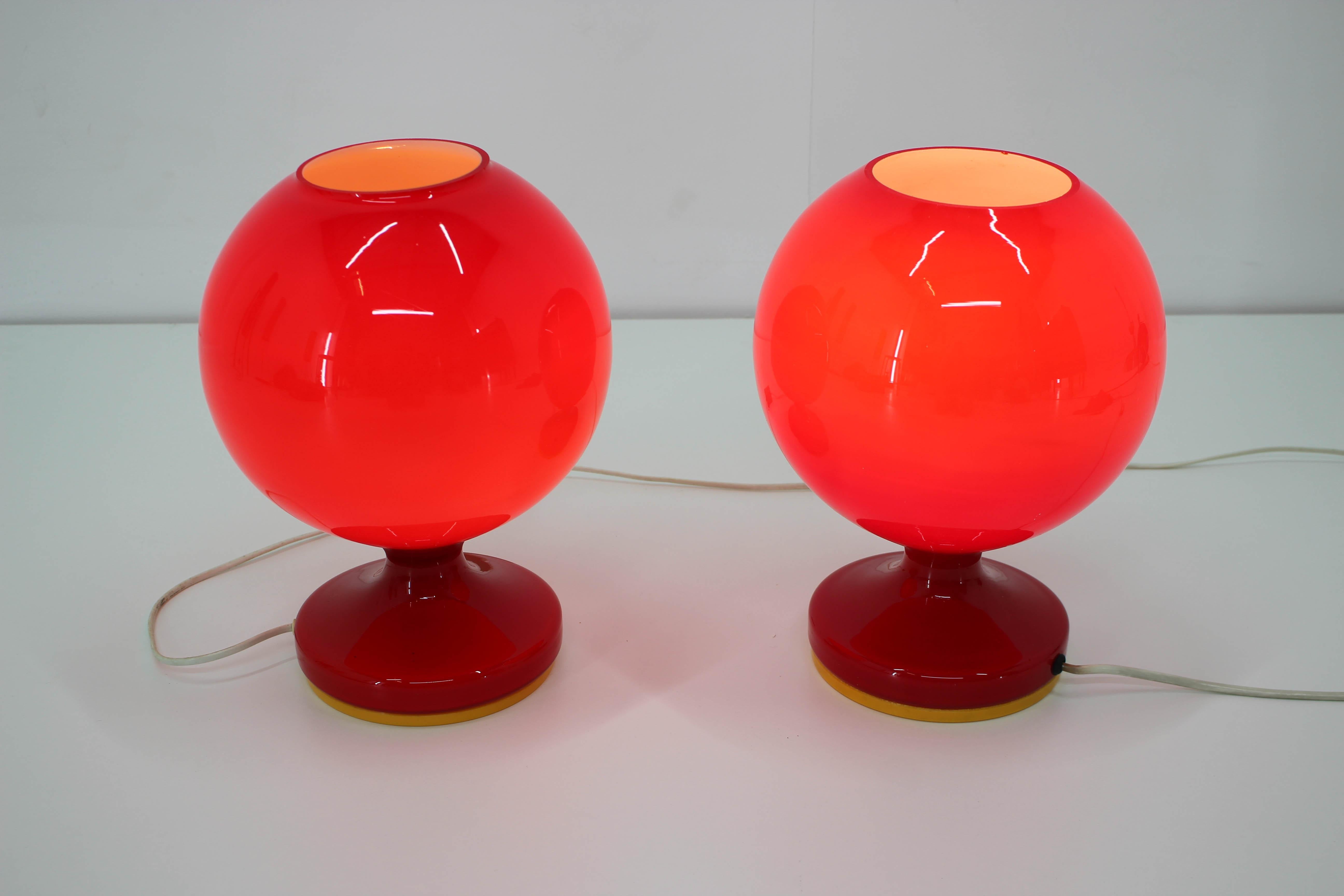 Ère spatiale Ensemble de deux lampes de table de l'ère spatiale par Stepan Tabery, années 1960 en vente