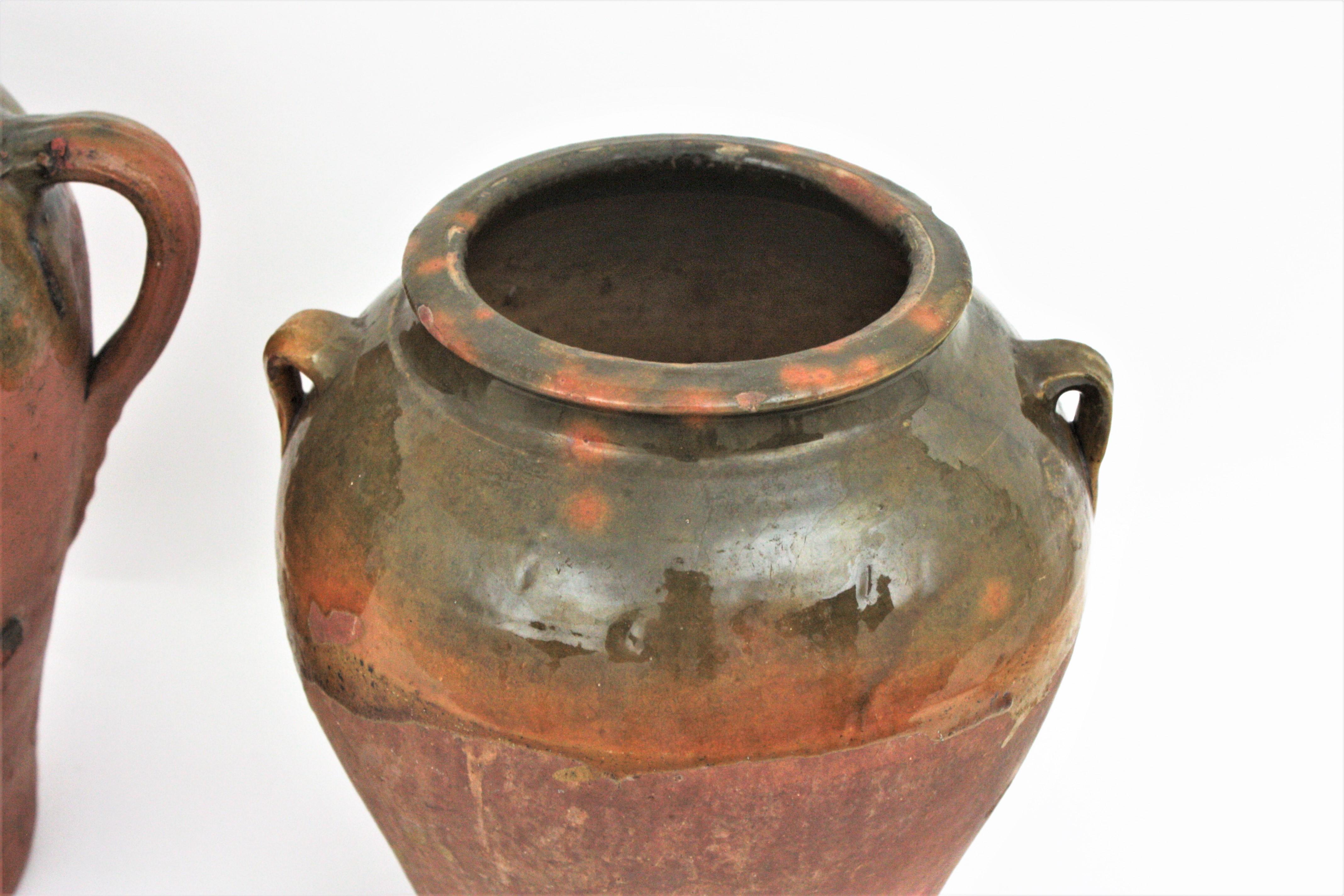 Two Spanish Terracotta Olive Jars or Vessels In Good Condition For Sale In Barcelona, ES