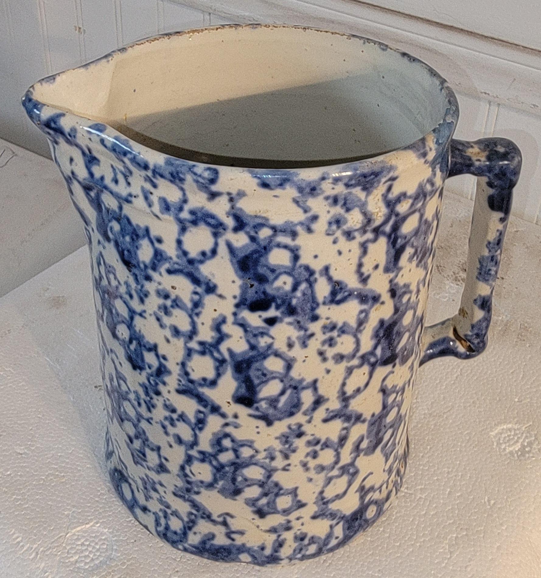 Américain Ensemble de deux pichets en éponge -2 en vente