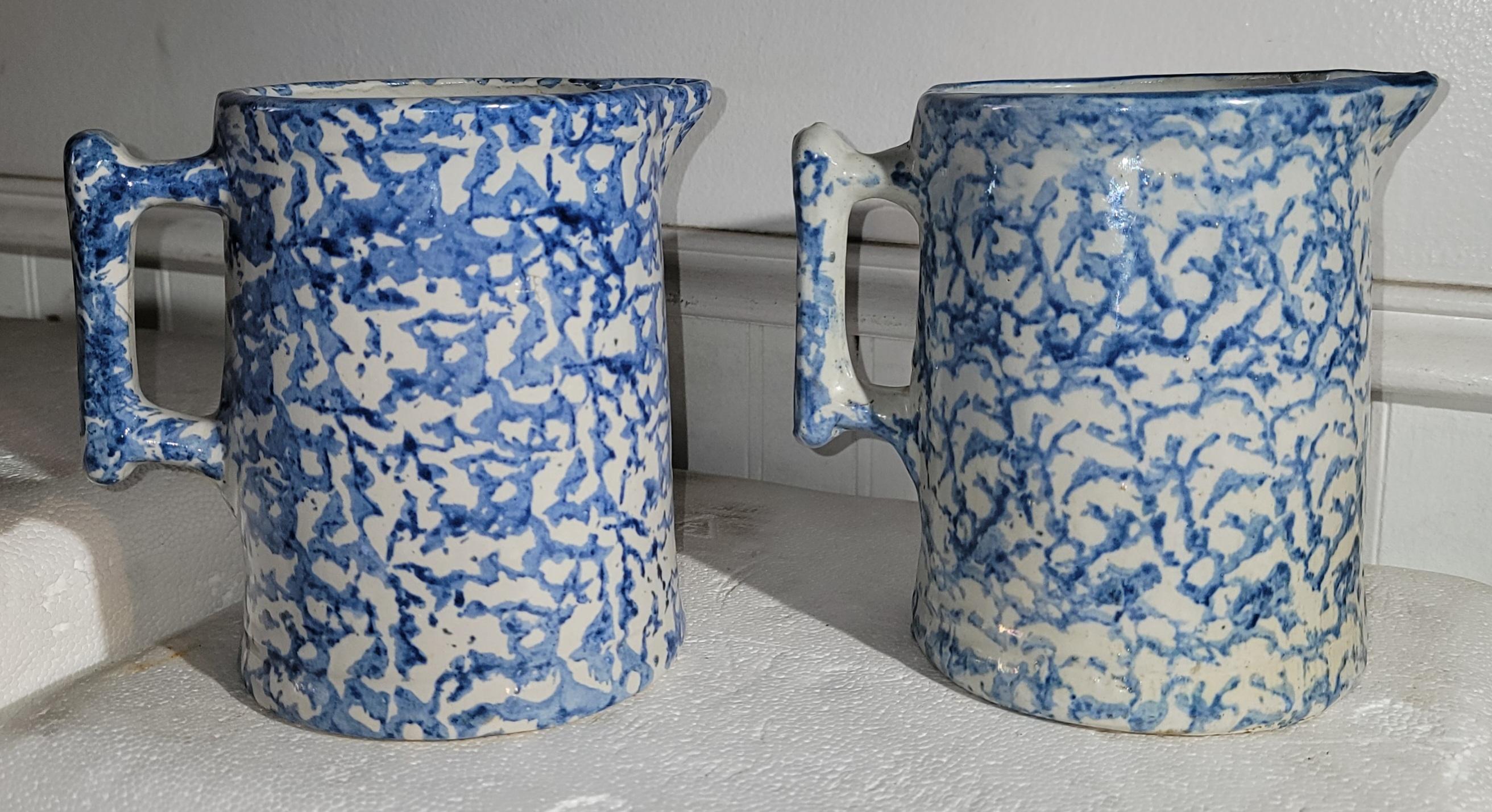 Set of Two Sponge Ware Pitchers In Good Condition For Sale In Los Angeles, CA