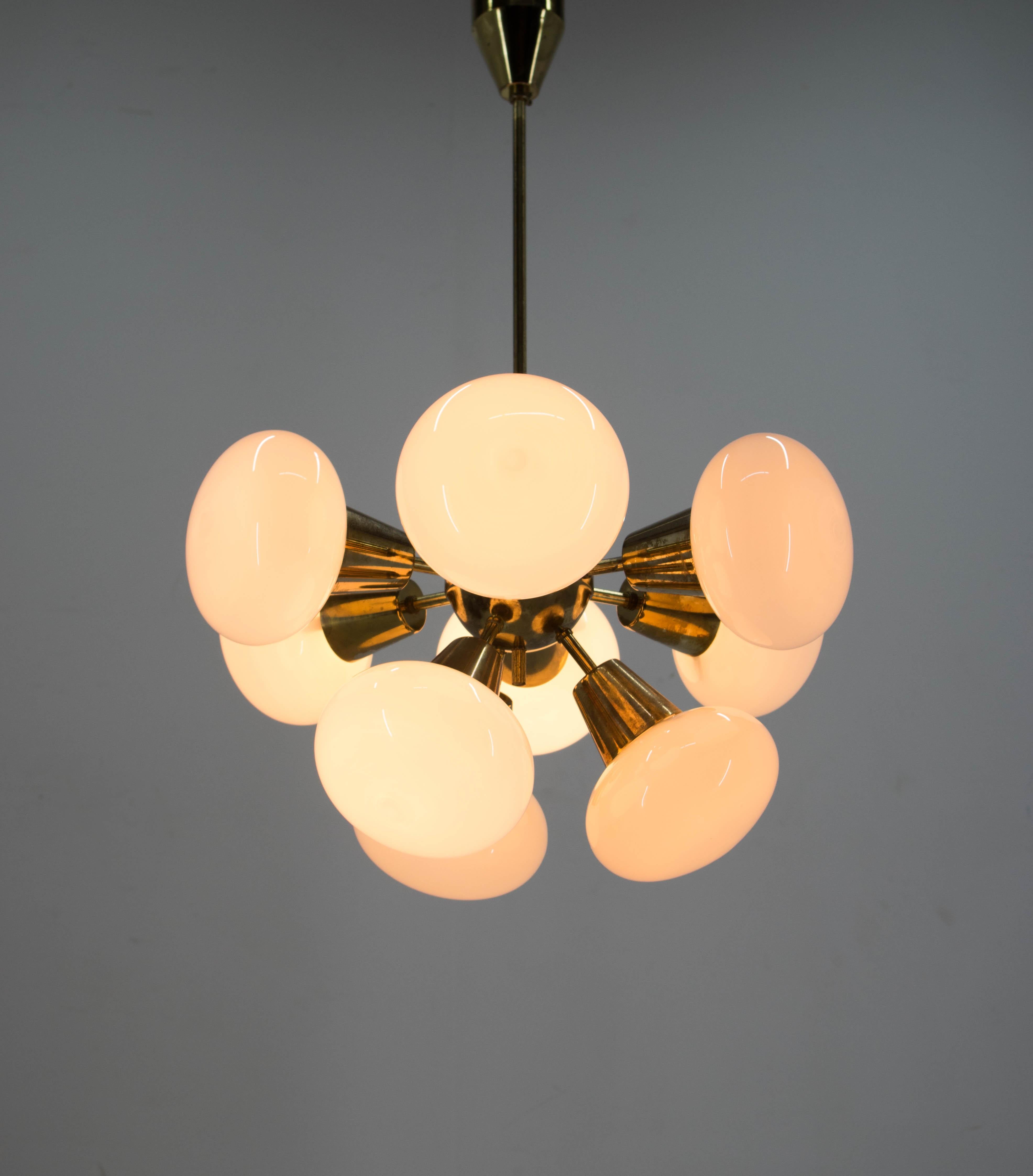 Set di due lampadari Sputnik di Kamenicky Senov, anni '70 in vendita 2