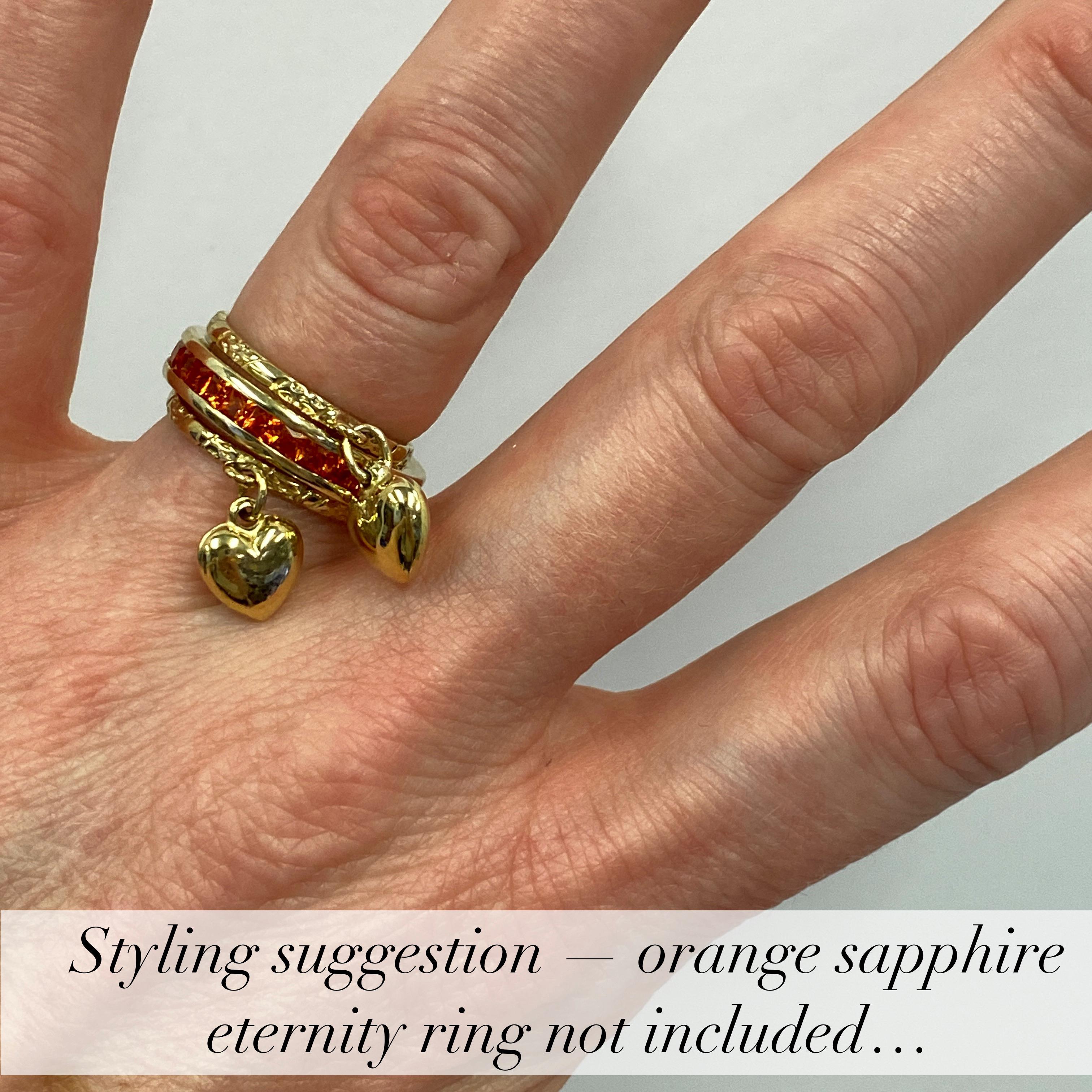 Set of Two Stacking Heart Charm Rings in Yellow Gold In New Condition In Sherman Oaks, CA