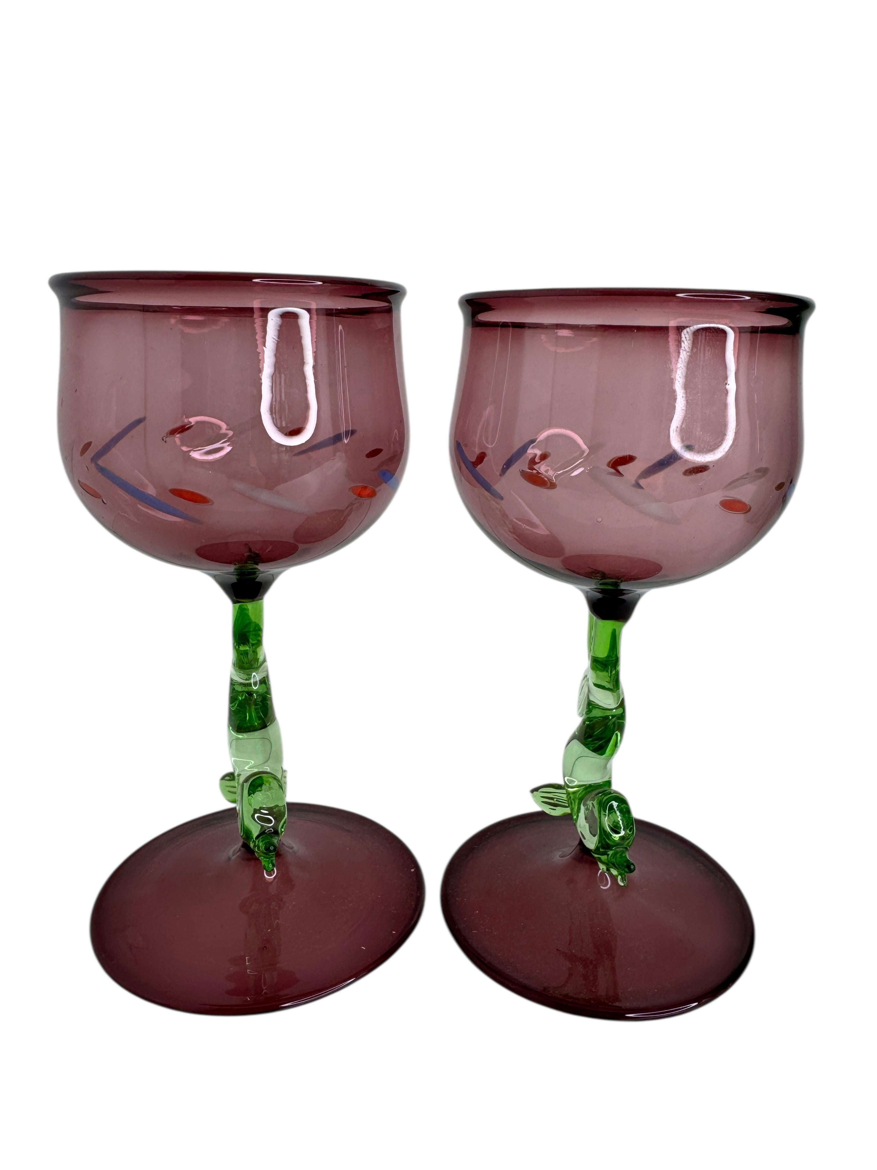 Art déco Lot de deux verres à pied, verre à vin, pied en forme de poisson dauphin, Bimini Art Vintage Autriche en vente