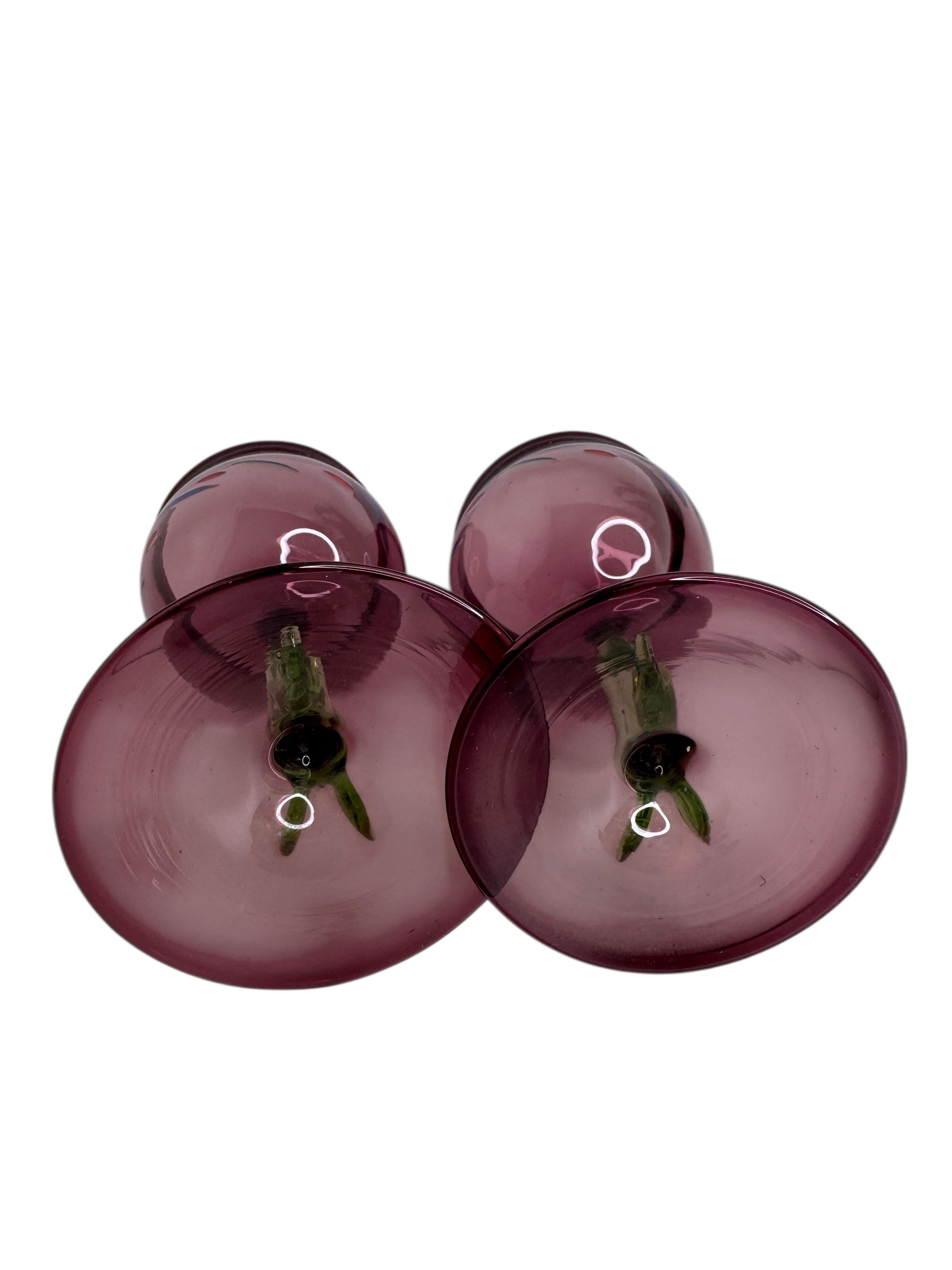 Lot de deux verres à pied, verre à vin, pied en forme de poisson dauphin, Bimini Art Vintage Autriche Bon état - En vente à Nuernberg, DE