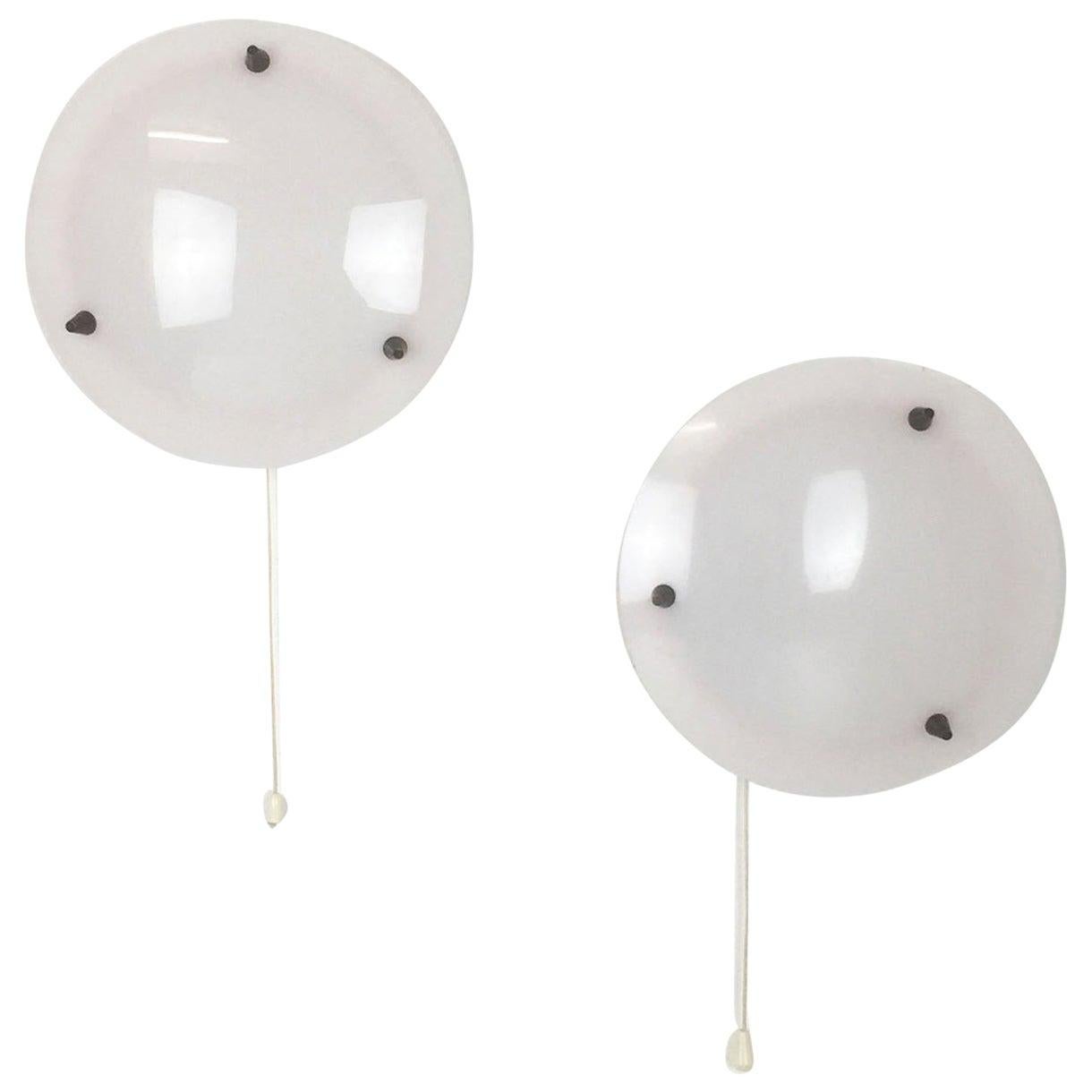 Set of Two Stilnovo Style Acryl and Metal Sconces Wall Lights, Italy, 1950s For Sale